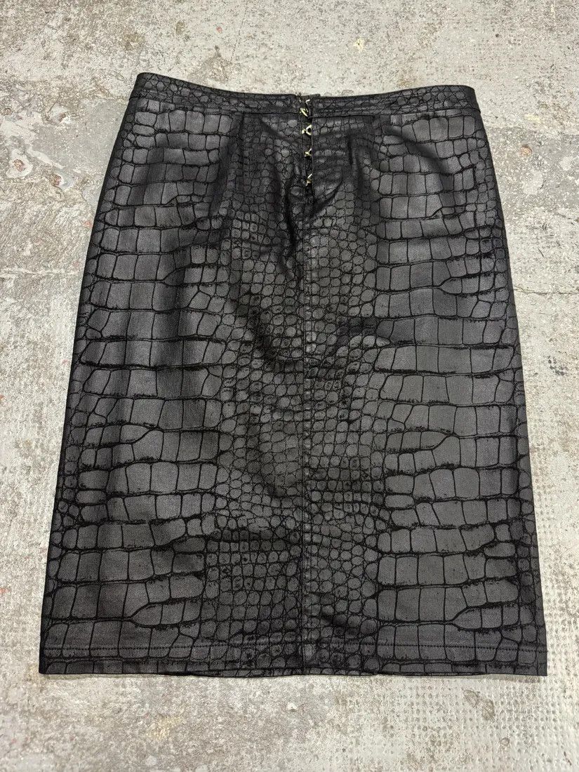 Roberto Cavalli × Vintage 2000s Roberto Cavalli Black Obscure Crocodile Effect Skirt Size 30" / US 8 / IT 44 - 1 Thumbnail