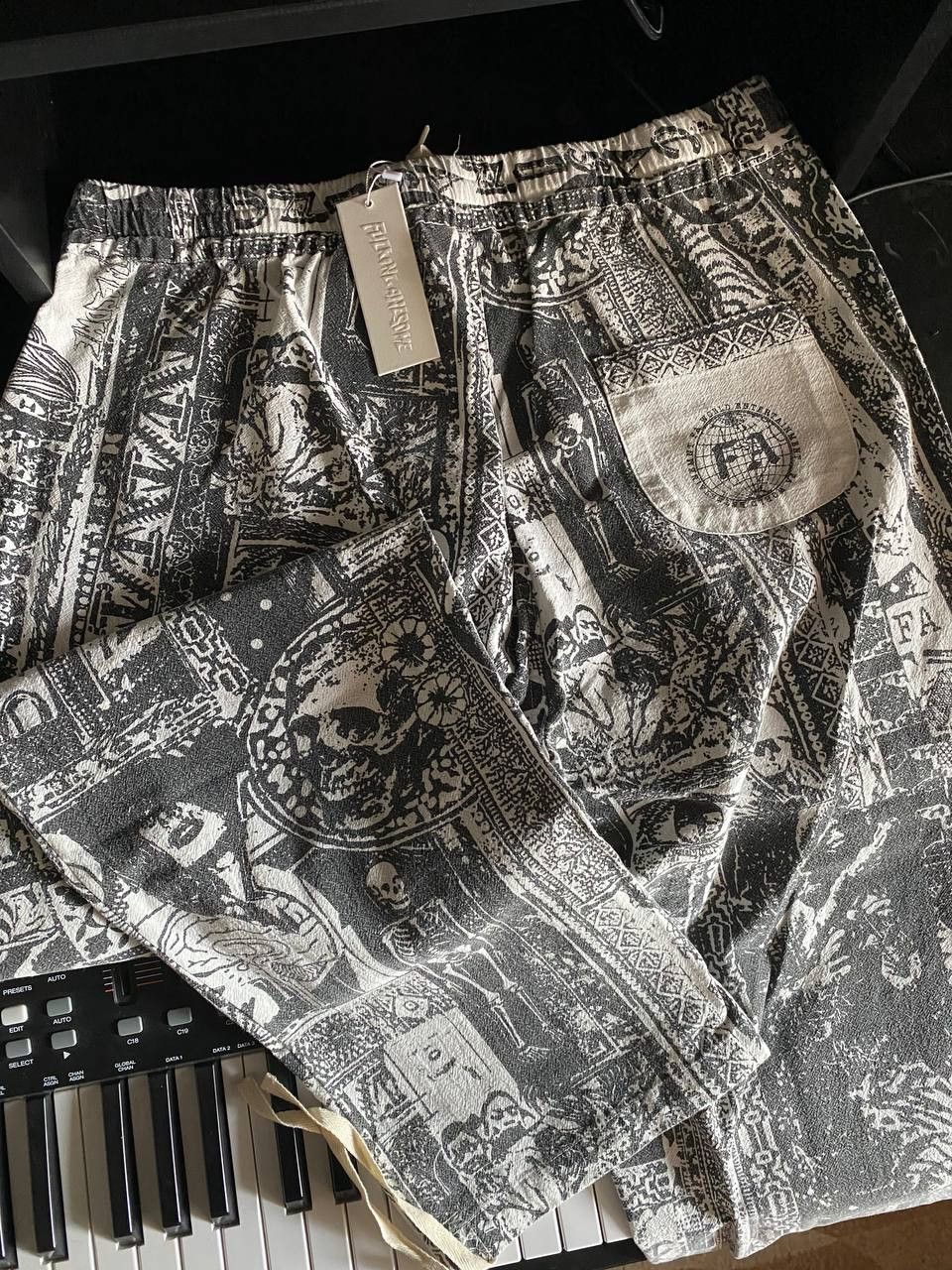 Fucking Awesome Fuking Awesome - Cowabunga Pants Size US 34 / EU 50 - 1 Thumbnail