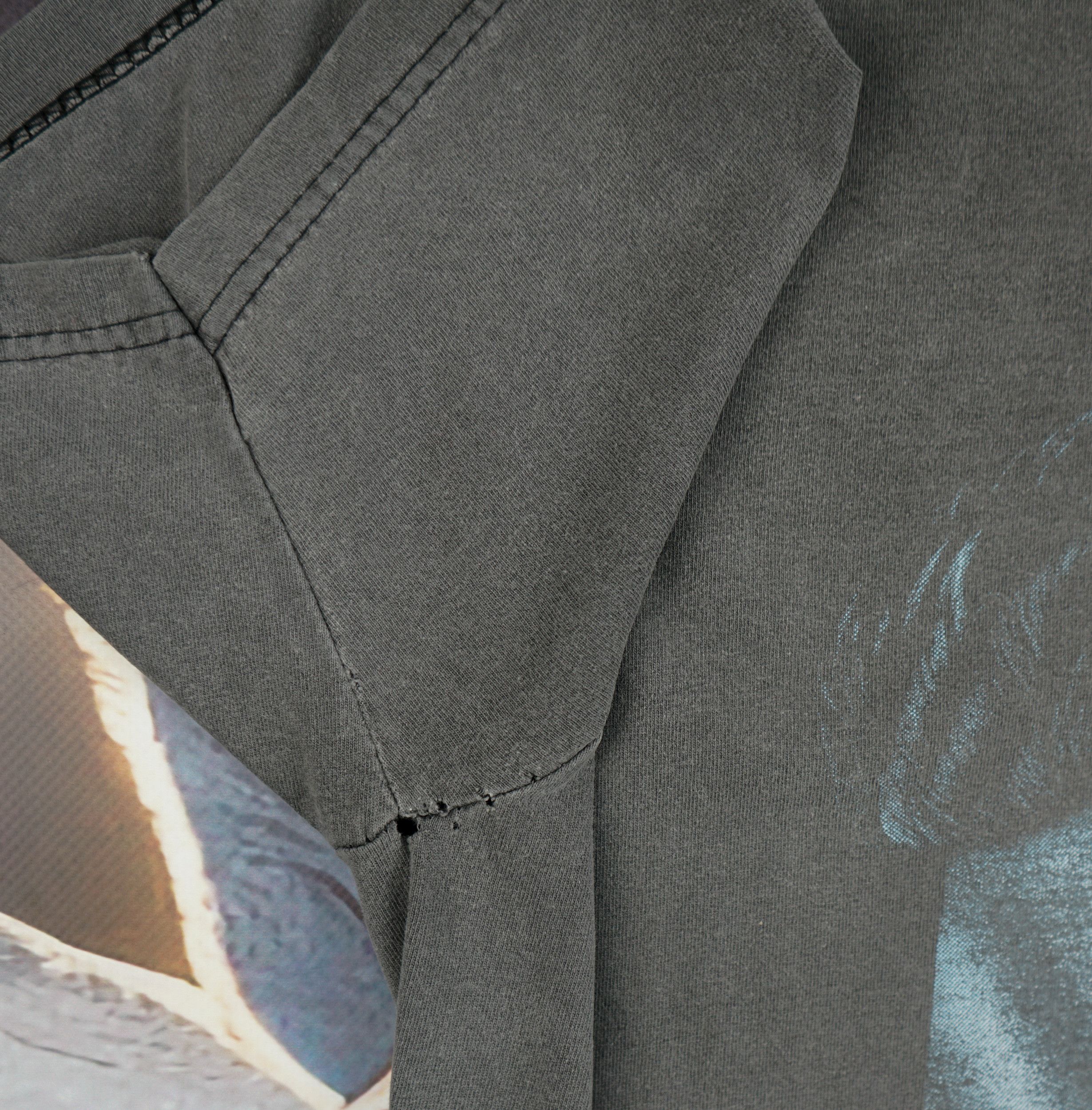 Band Tees × Vintage Vintage 90s Elvis Presley Distressed T-Shirt Size US L / EU 52-54 / 3 - 3 Thumbnail