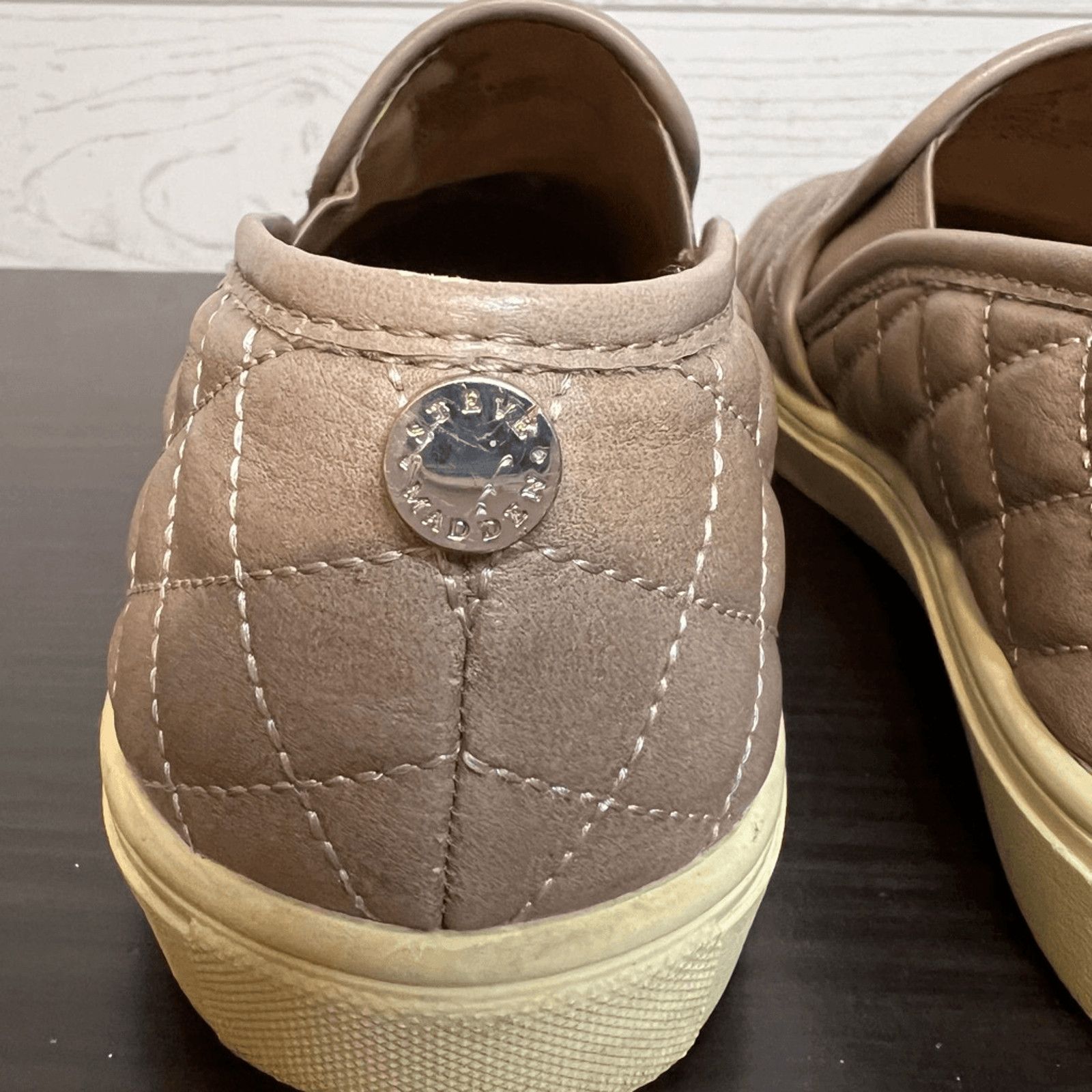 Steve Madden Steve Madden “Ecentrcq” tan quilted sneakers Size 8.5 Size US 8.5 / IT 38.5 - 4 Thumbnail