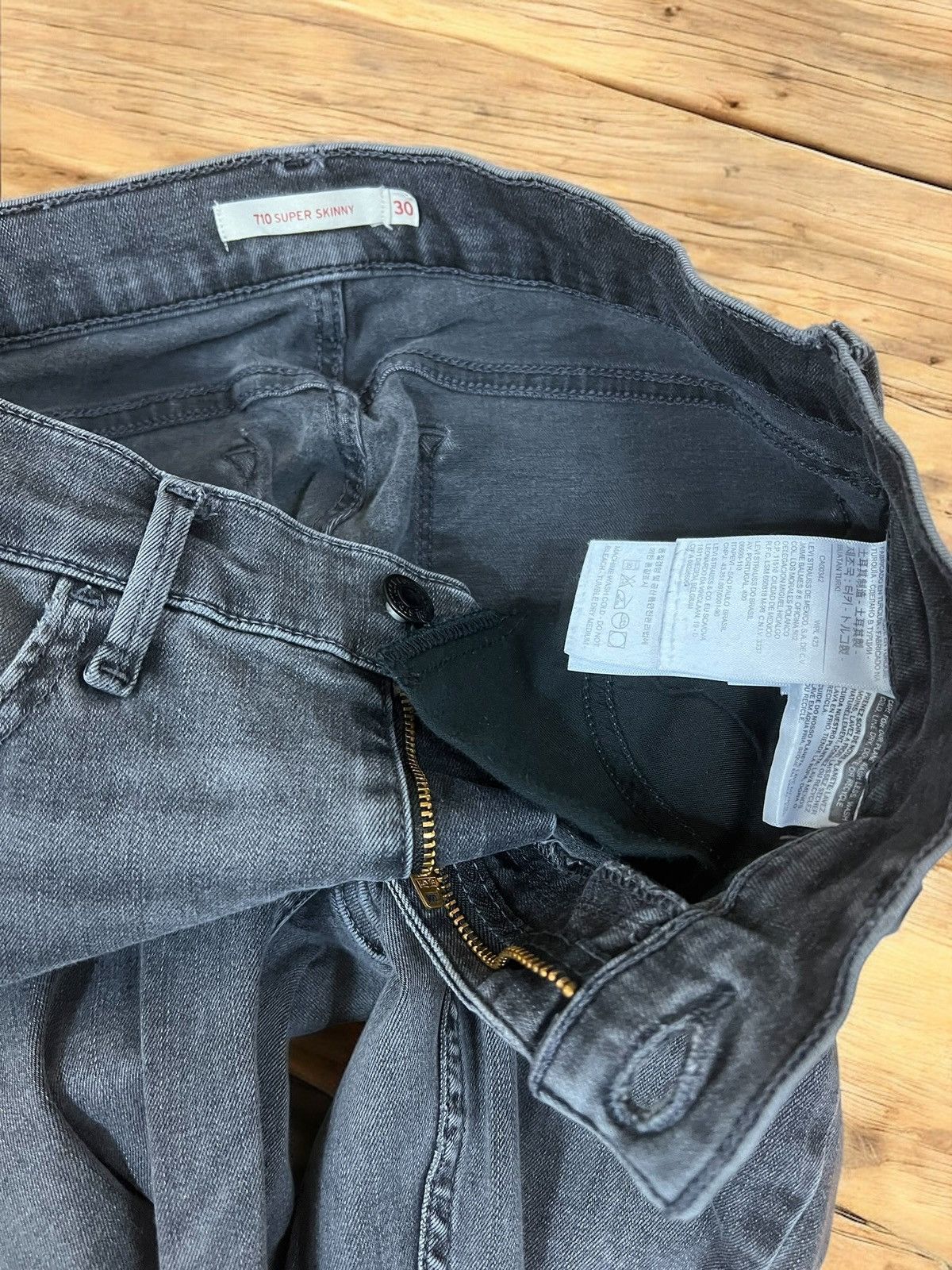 Levi's Levi’s 710 super skinny jeans size W30 L32 Size 30" / US 8 / IT 44 - 5 Thumbnail
