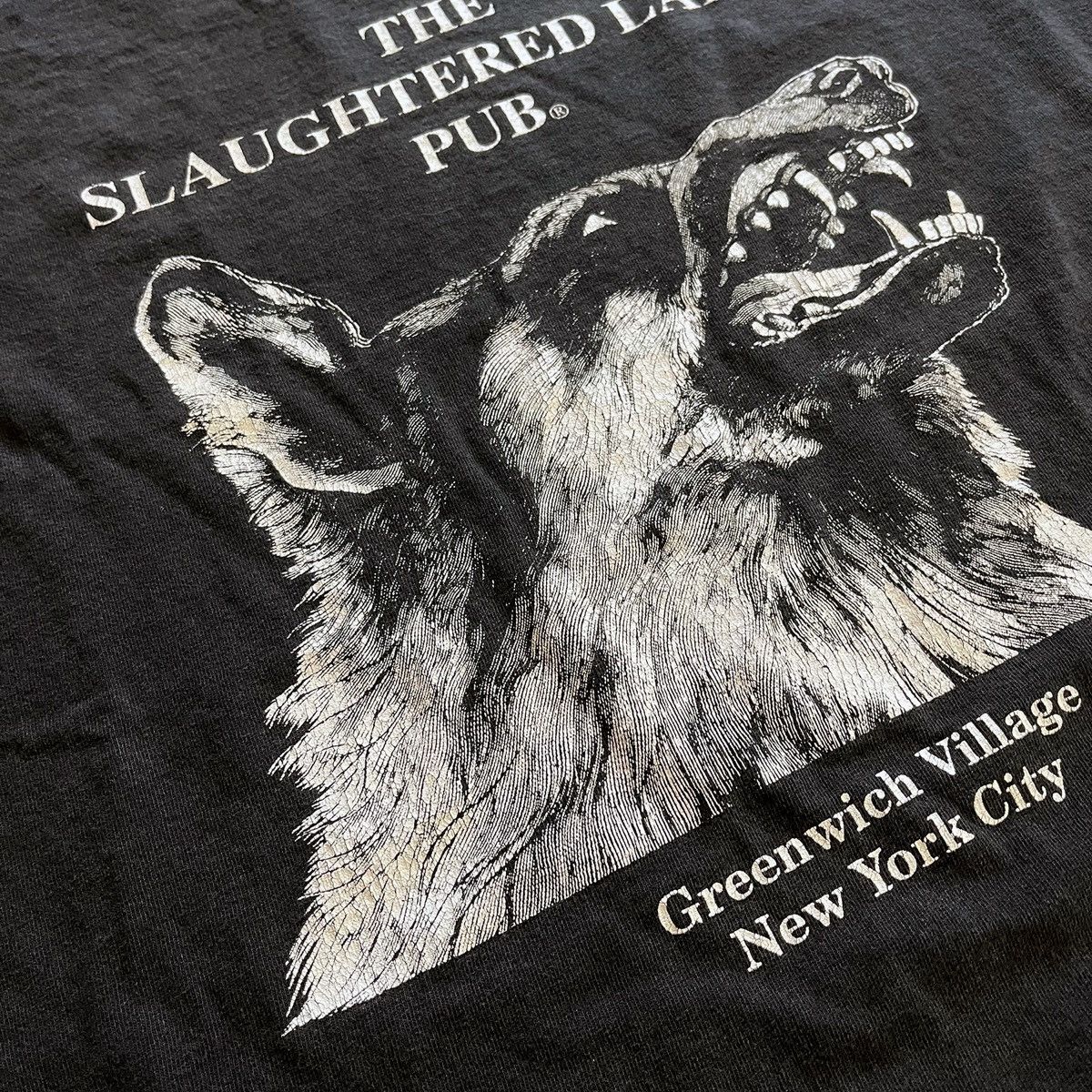 Vintage 1990s The Slaughtered Lamb Pub Tee Size US XL / EU 56 / 4 - 6 Thumbnail