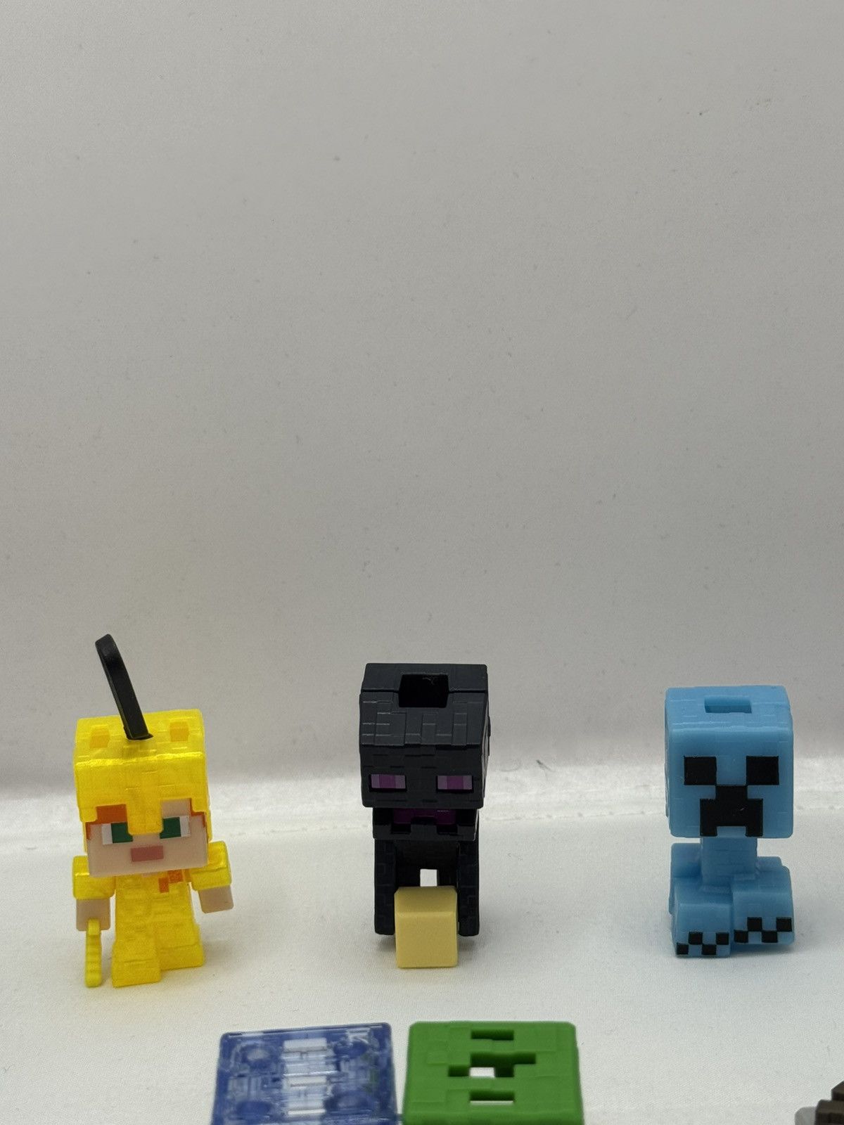 The Game Minecraft Enderman Kinder Toy Collectible Size ONE SIZE - 7 Thumbnail