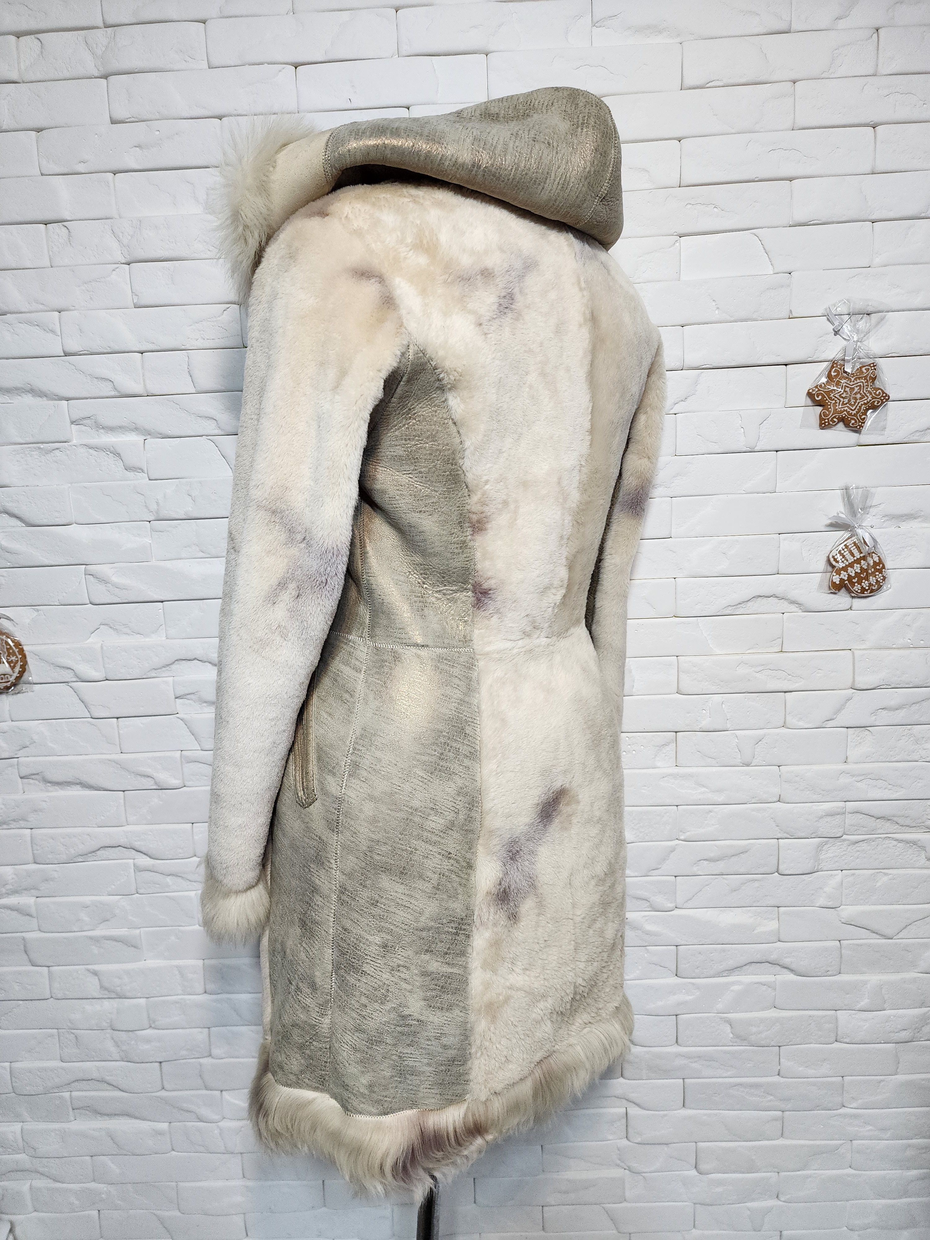 Uniqlo Beige and Golden Fur Coat: Hooded Genuine Fur Winter Jacket Size S / US 4 / IT 40 - 6 Thumbnail