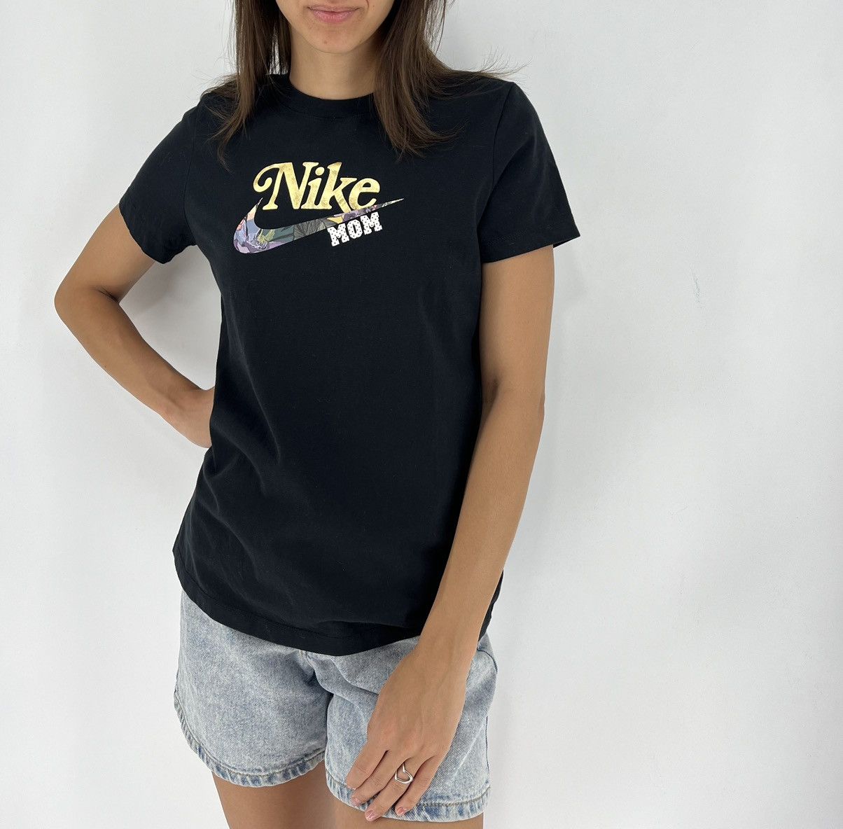 Nike Vintage Y2K Nike "Mom" Center Swoosh Logo T-Shirt Size M / US 6-8 / IT 42-44 - 3 Thumbnail