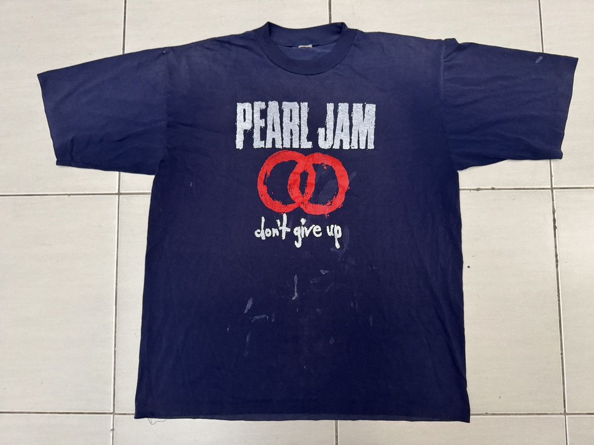 Band Tees Ultra rare Vtg Pearl Jam Alive shirt Size US XL / EU 56 / 4 - 1 Thumbnail