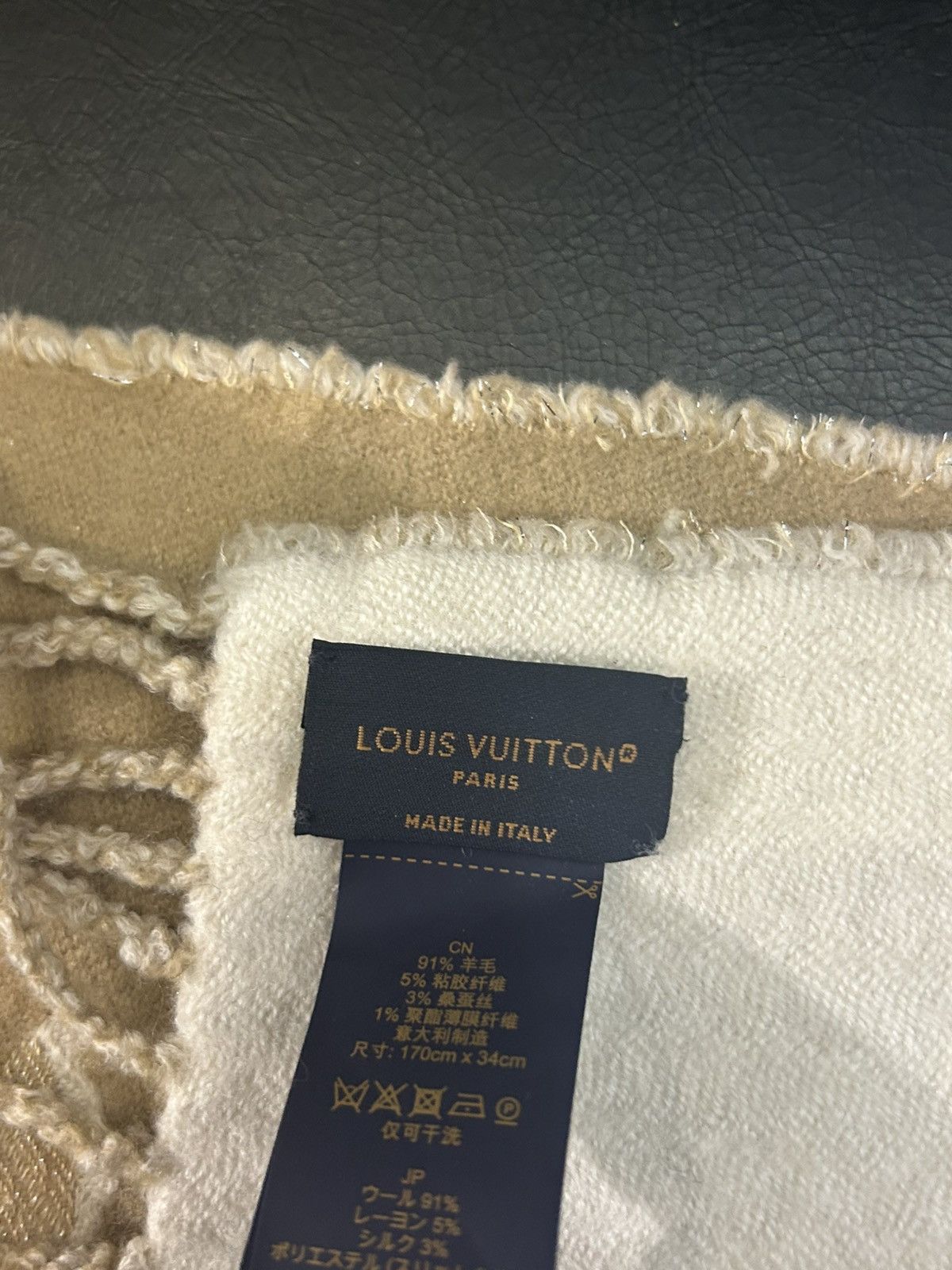 Louis Vuitton Louis Vuitton Gradient Scarf Size ONE SIZE - 4 Thumbnail