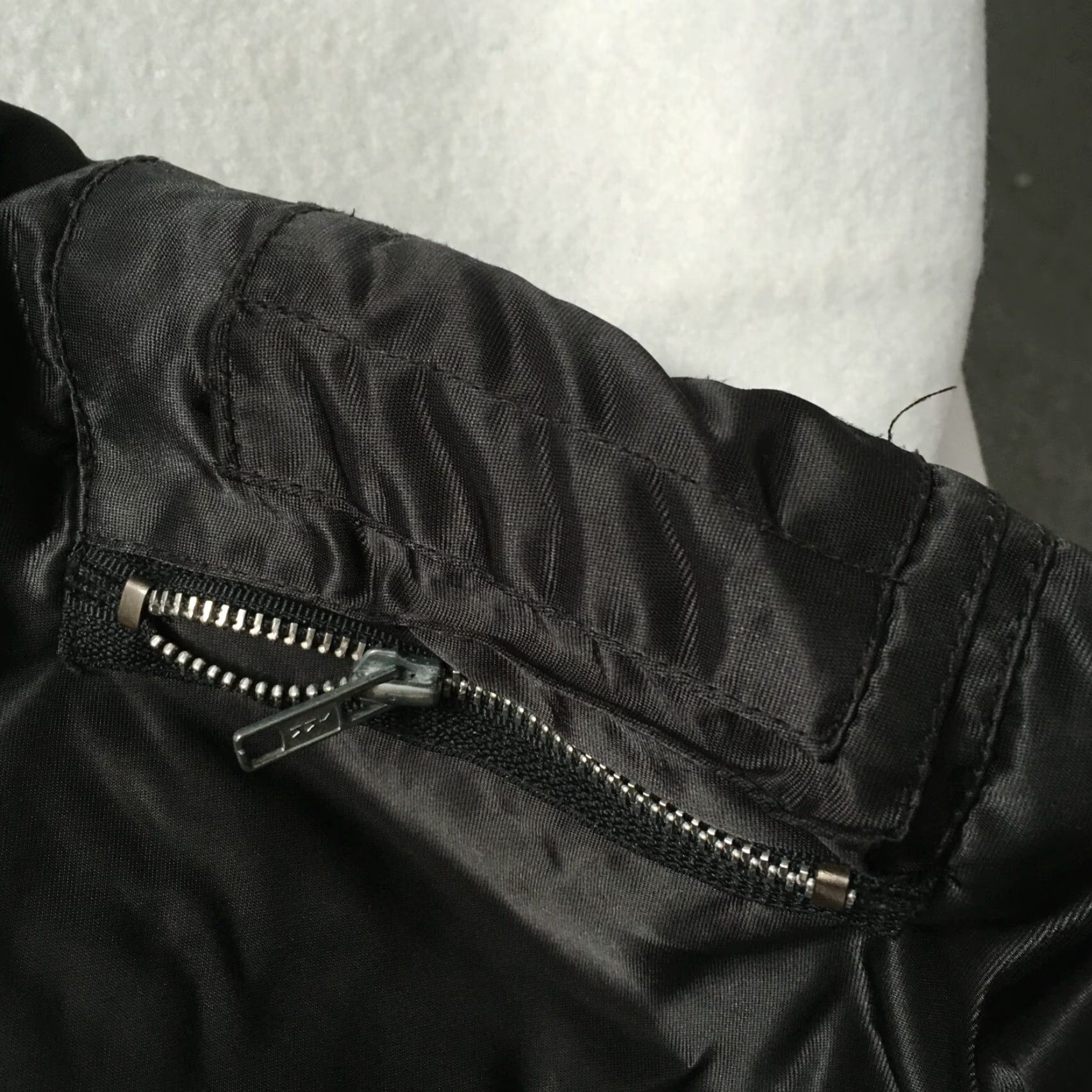 Vintage VINTAGE Swingster Bomber Jacket - 2XL Satin Nylon Black - Graybar Team Safety Police Security Embroidered Logo 80s 90s Mens Size US XXL / EU 58 / 5 - 5 Thumbnail