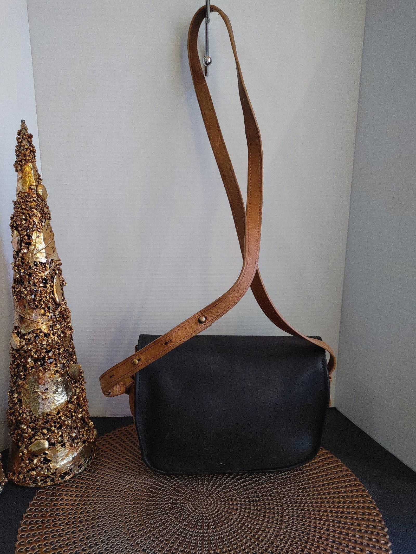 L.L. Bean L.L. Bean Signature Leather Flap Bag Size ONE SIZE - 4 Thumbnail