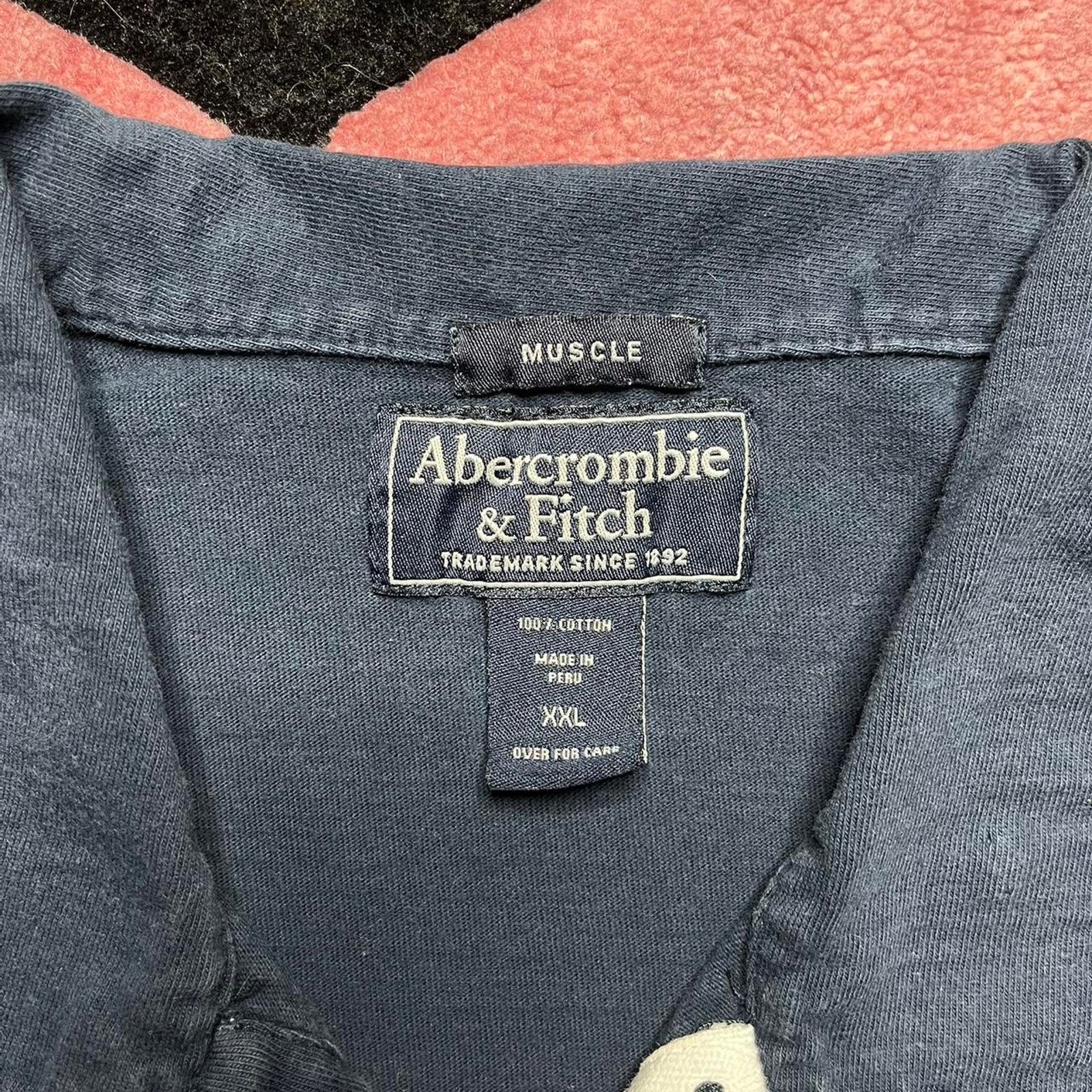 Abercrombie & Fitch Abercrombie & Fitch Patch Logo Polo Shirt Size 2XL Navy Blue Size US XXL / EU 58 / 5 - 3 Thumbnail
