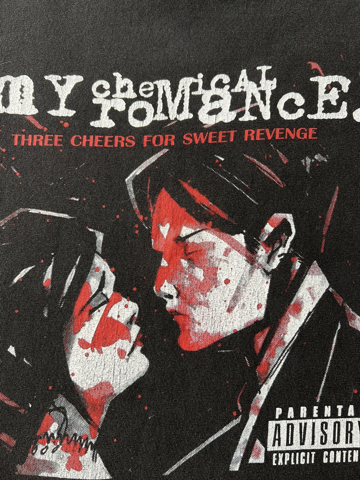 Band Tees Vintage 2000s My Chemical Romance Three Cheers for Sweet Tee Size US S / EU 44-46 / 1 - 7 Thumbnail