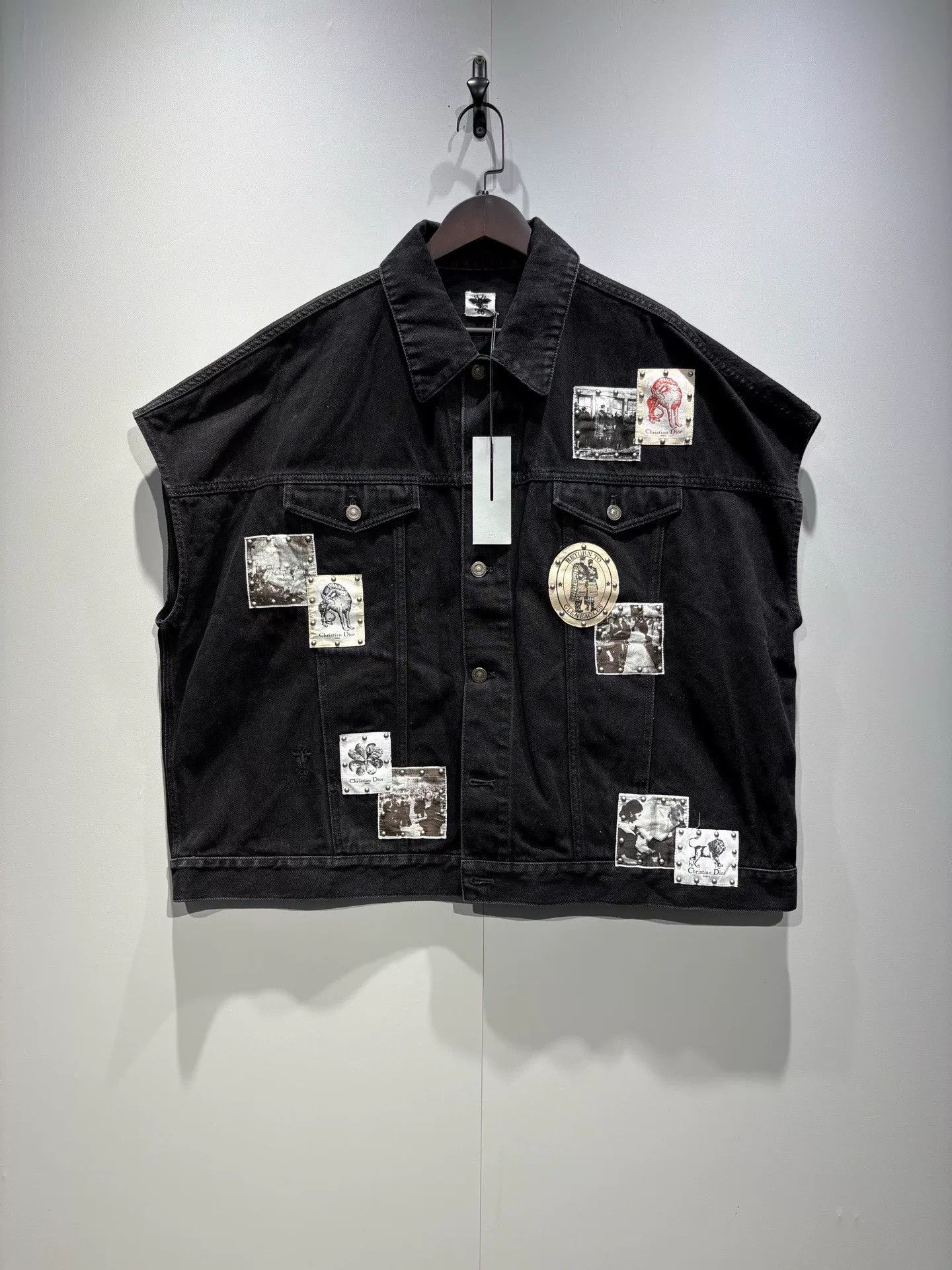 Dior Dior FW24 Patch Short Sleeve Shirt Size US L / EU 52-54 / 3 - 1 Thumbnail