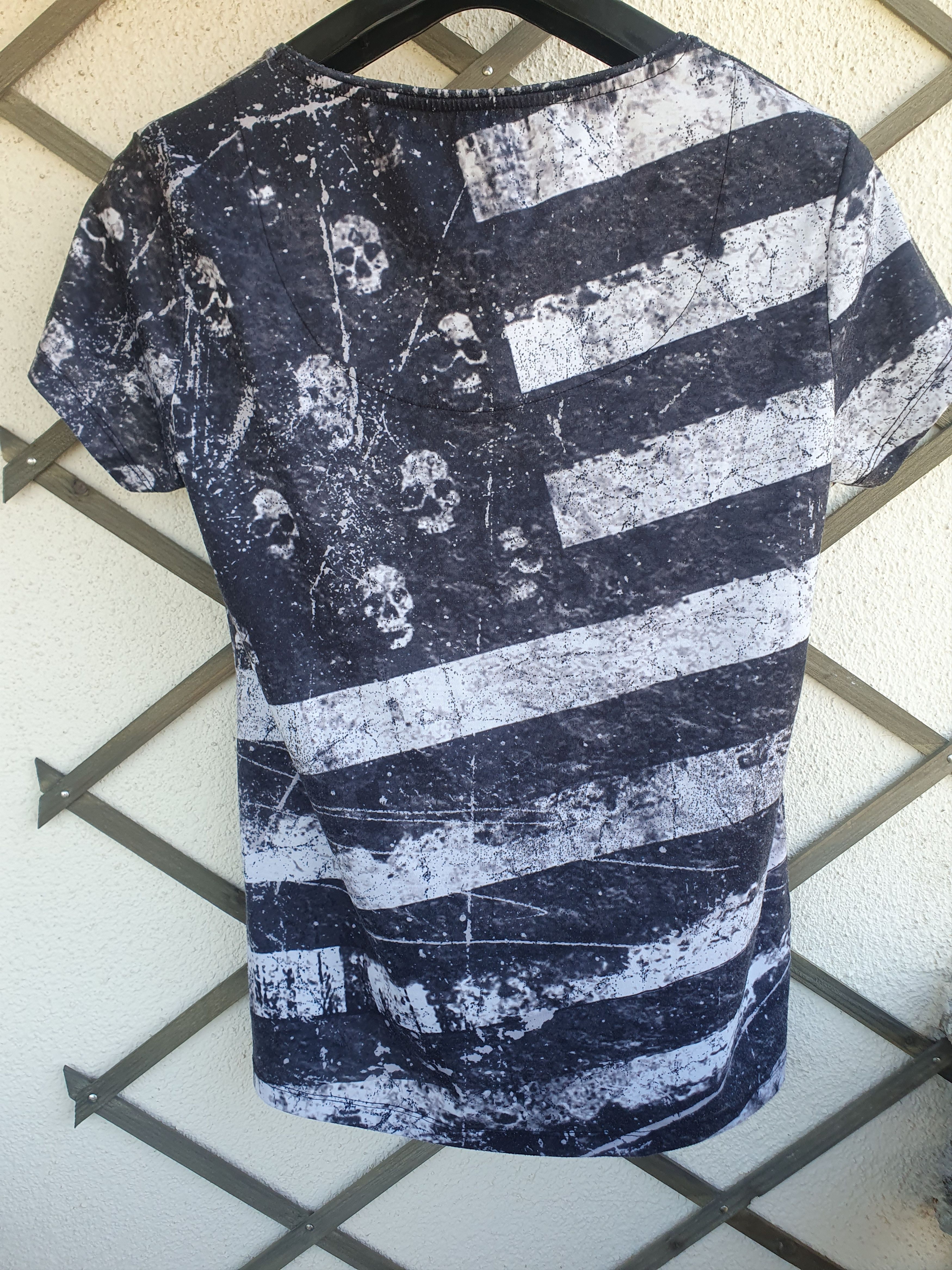 Swagger × Vintage Roberto Geissini Skull Rhinestones US Flag Y2K t-shirt sz M Size US M / EU 48-50 / 2 - 2 Thumbnail
