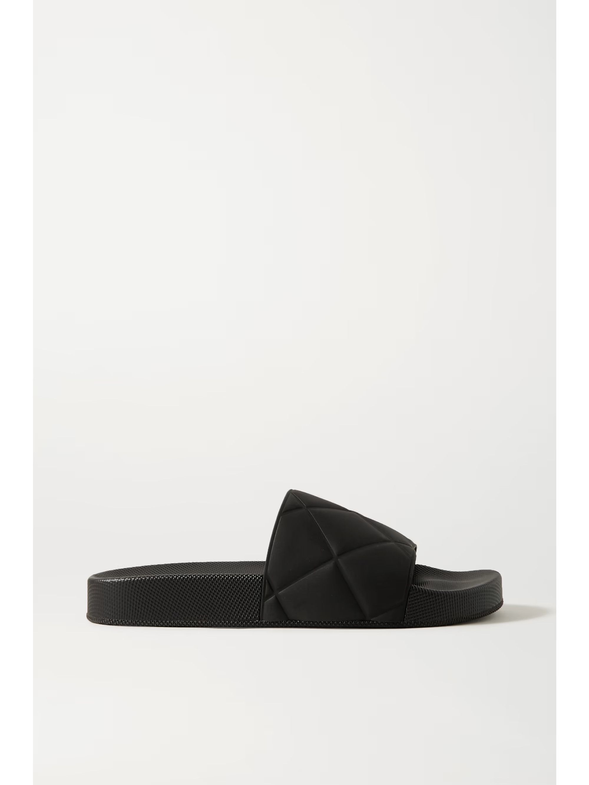 o1n1vont1124 Sliders in Black