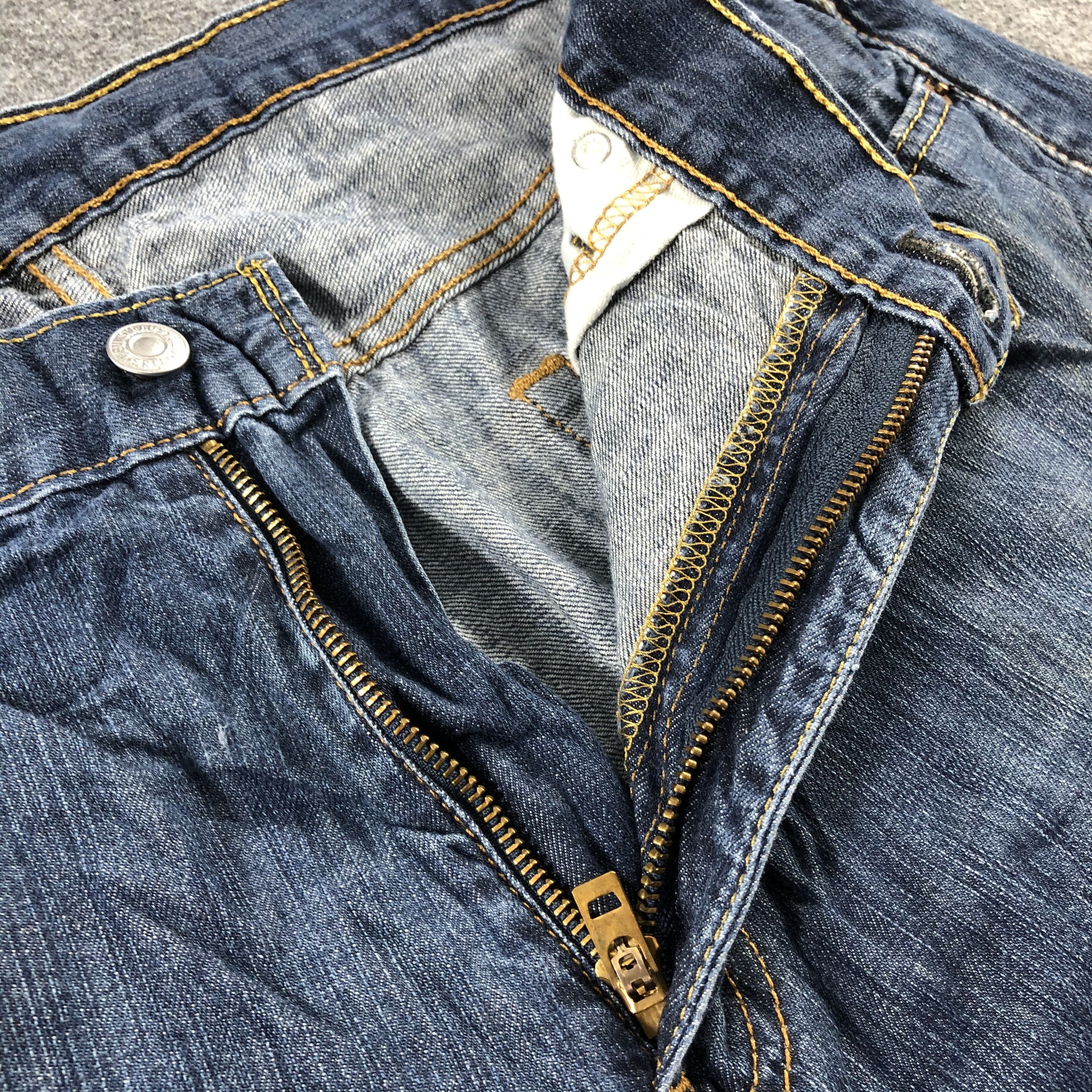 Levi's Vintage Blue Wash Levis 569 Jeans-J2596 Size US 35 - 11 Thumbnail