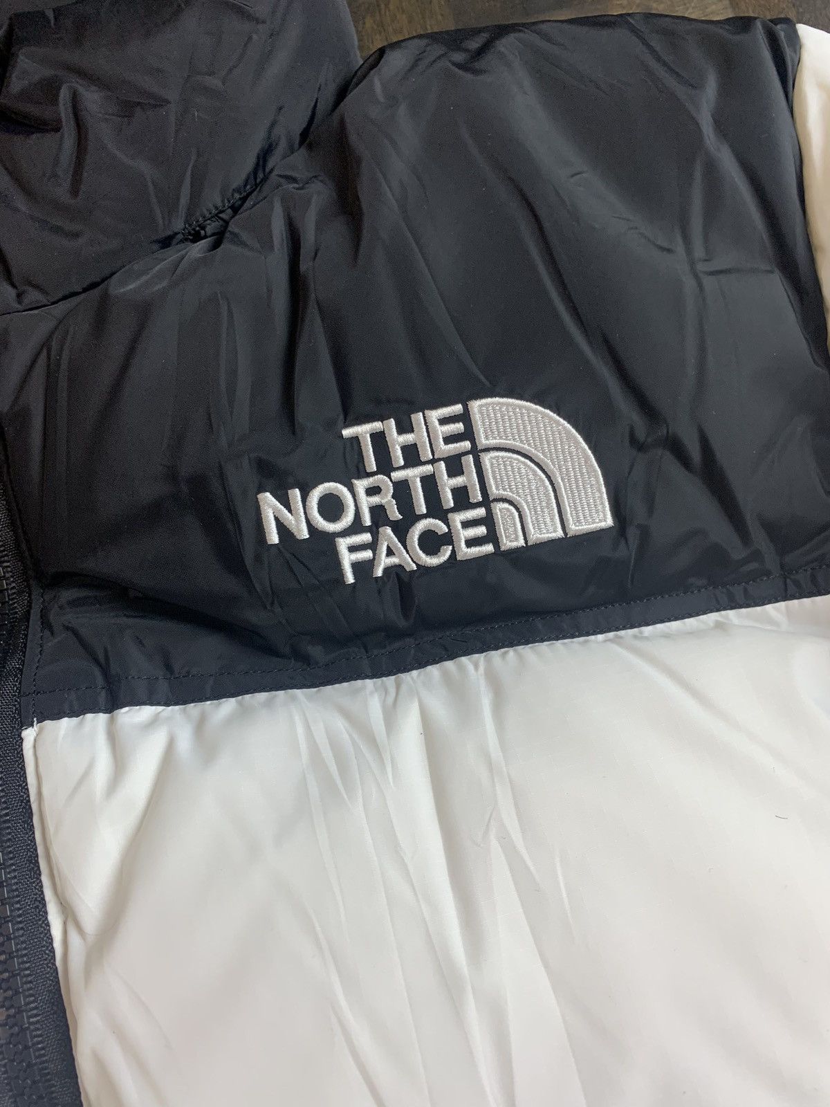 The North Face North Face Jacket 700 Nuptse white Size US M / EU 48-50 / 2 - 8 Thumbnail