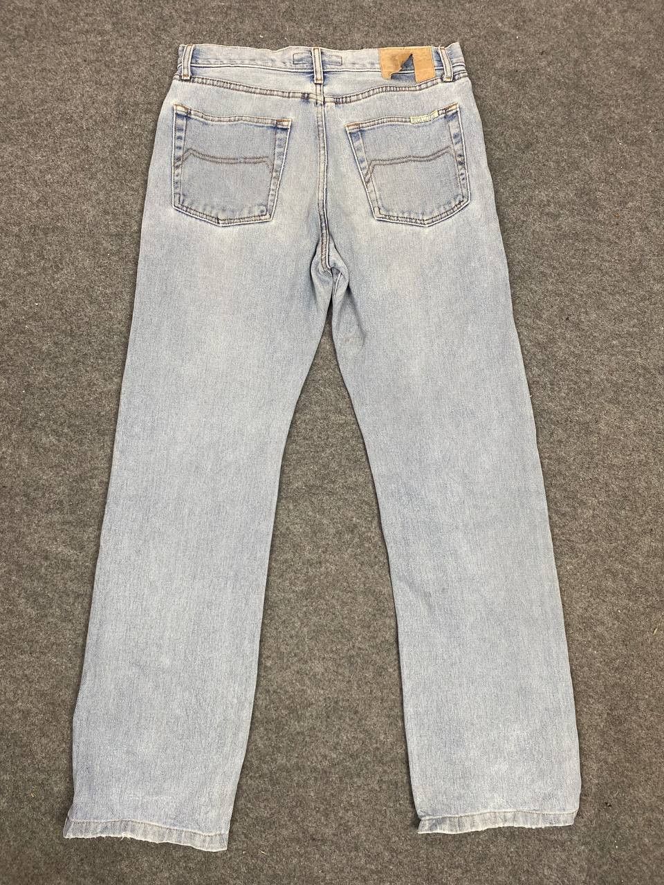 Jean rica lewis lightwash distressed denim Size US 32 / EU 48 - 1 Thumbnail