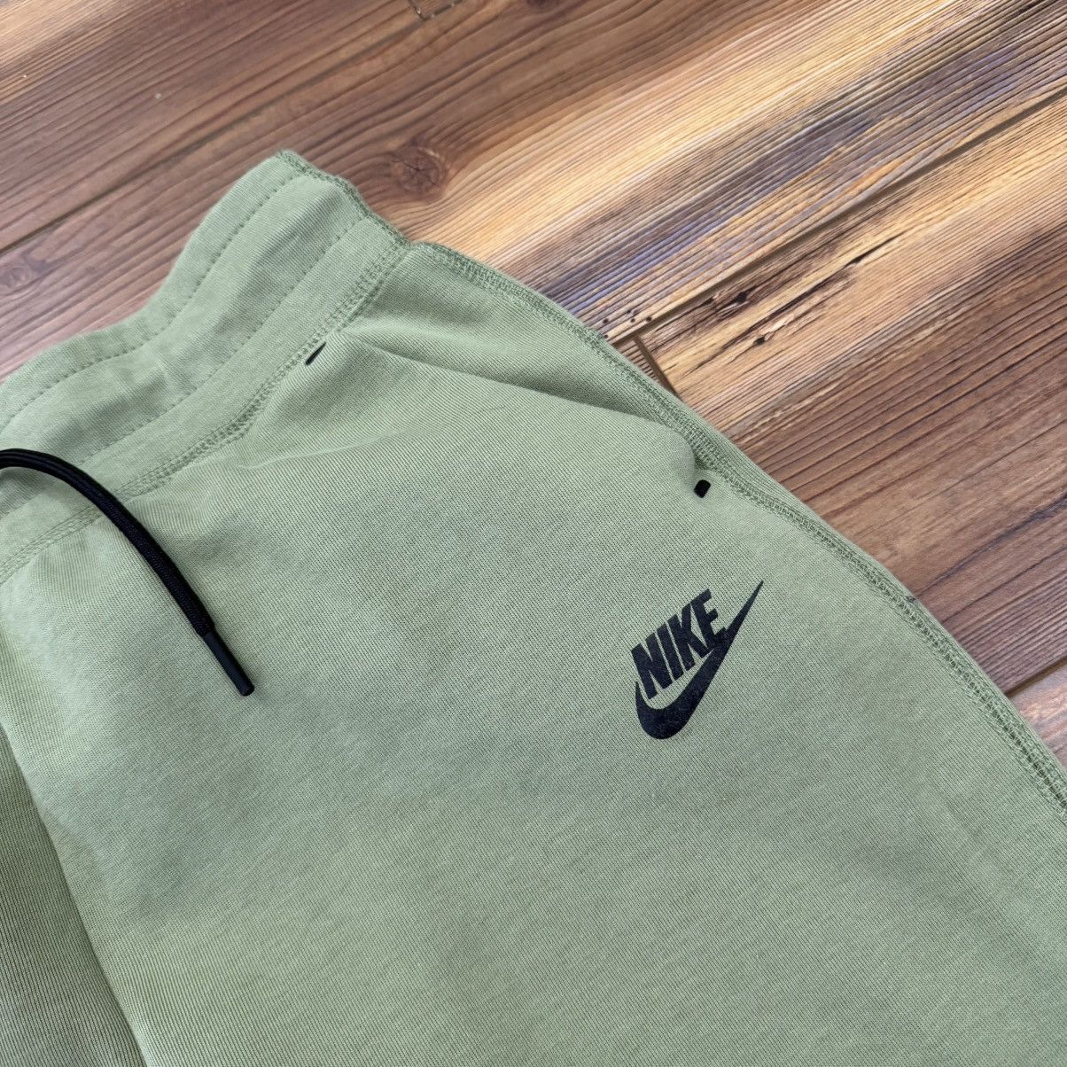 Nike Green Nike Tech Fleece Joggers Sweatpants Size US 28 / EU 44 - 2 Thumbnail