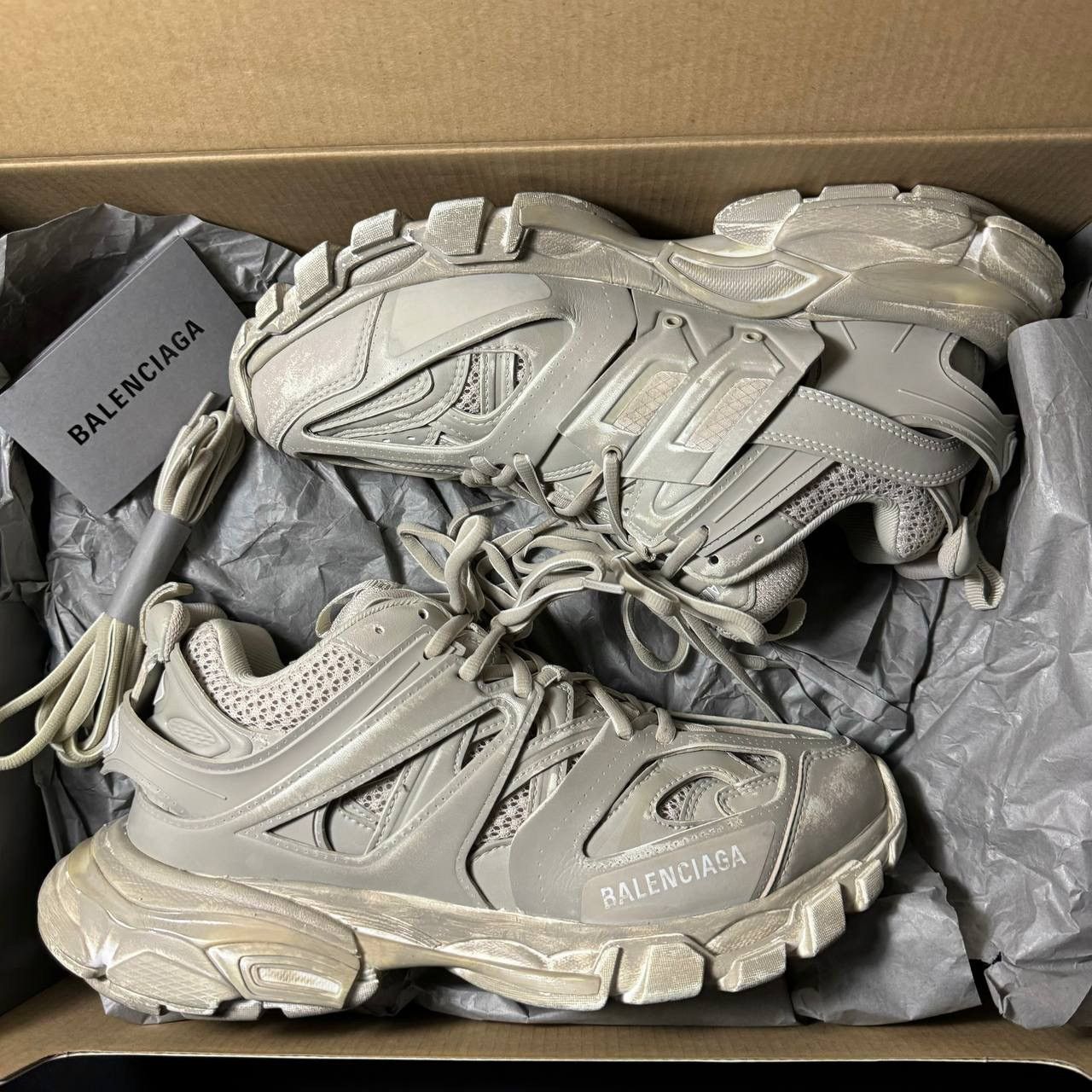 Balenciaga 40 Balenciaga track 1 Faded White Cream Size US 7 / EU 40 - 10 Thumbnail