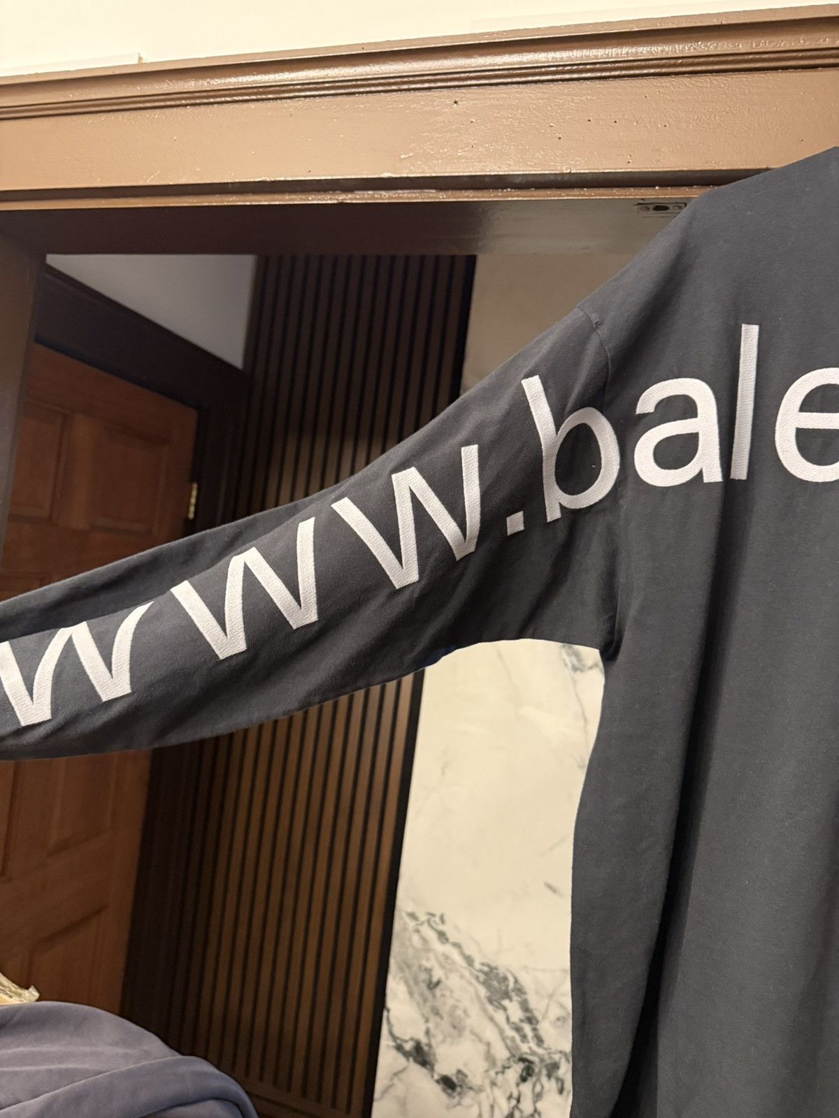 Balenciaga Balenciaga “www.balenciaga.com” Long Sleeve Shirt Size XXL/S Size US S / EU 44-46 / 1 - 2 Thumbnail