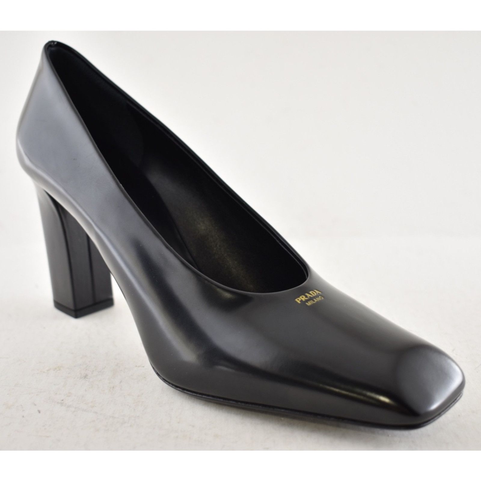 Prada Prada 85mm Black Brushed Leather Block Heel Pump 38.5 Size US 8.5 / IT 38.5 - 6 Thumbnail