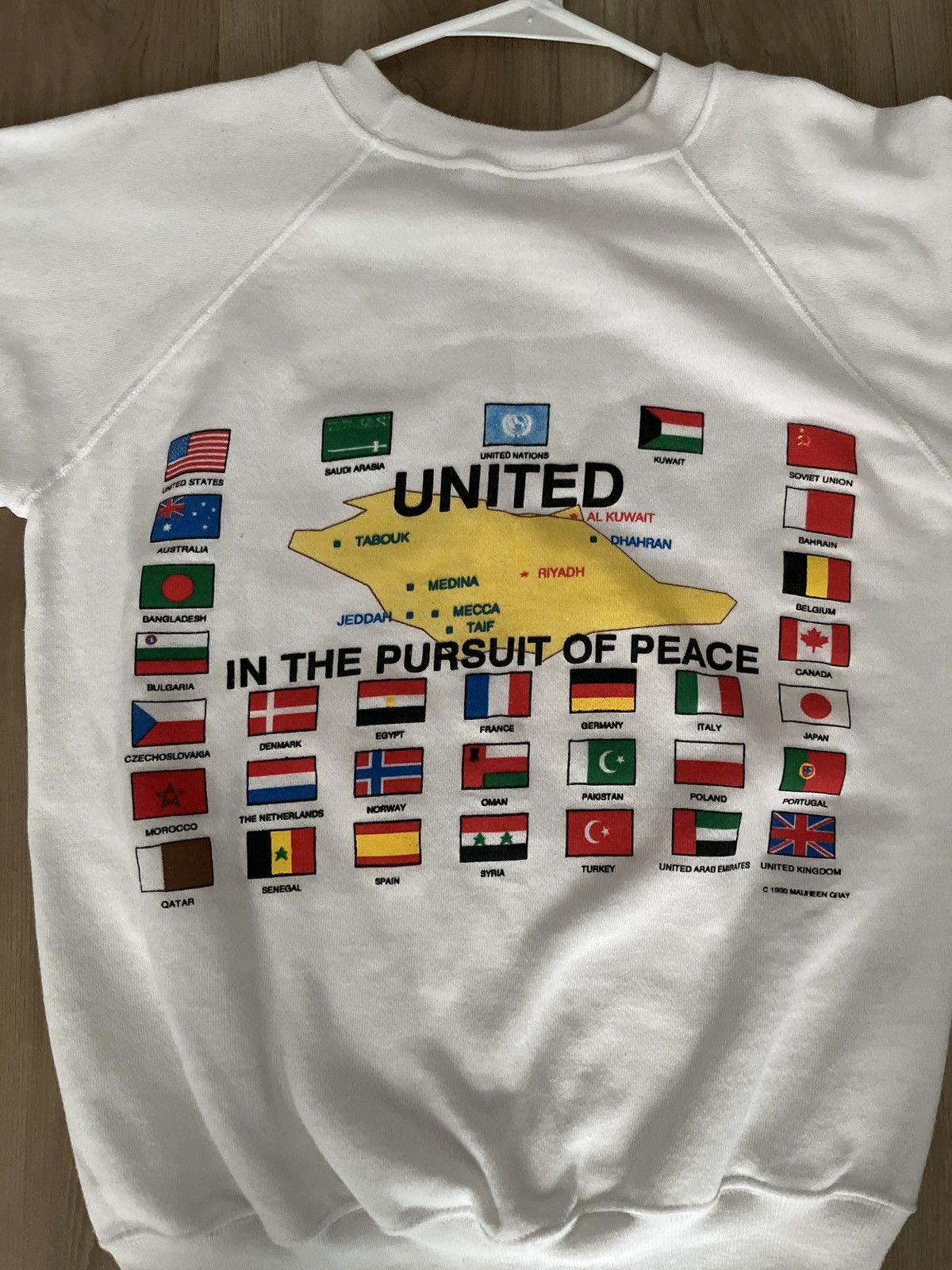 Vintage Operation Desert Shield Raglan Sweatshirt Size US M / EU 48-50 / 2 - 2 Thumbnail