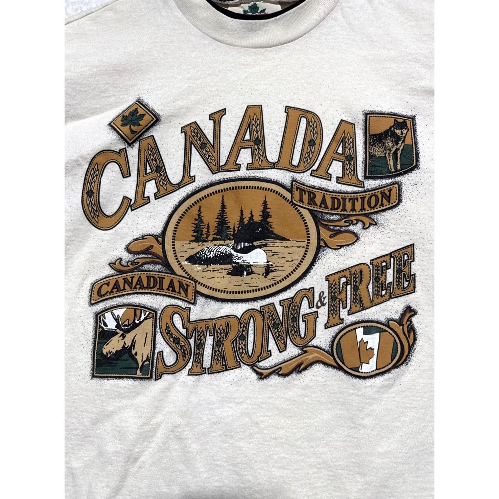 Vintage VINTAGE 90’s Canada Strong & Free T-Shirt Men’s Large Ivory/green "RARE" Size US L / EU 52-54 / 3 - 2 Thumbnail