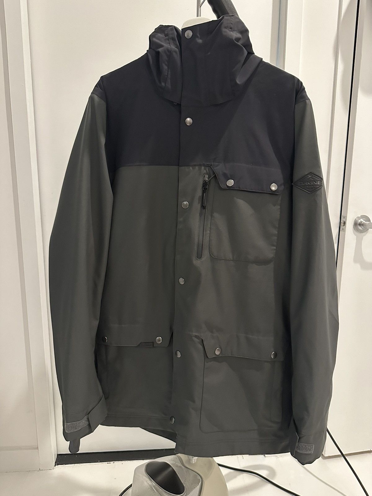 image of Dakine Ski/snowboard Jacket Charcoal Grey L, Men's (Size Large)