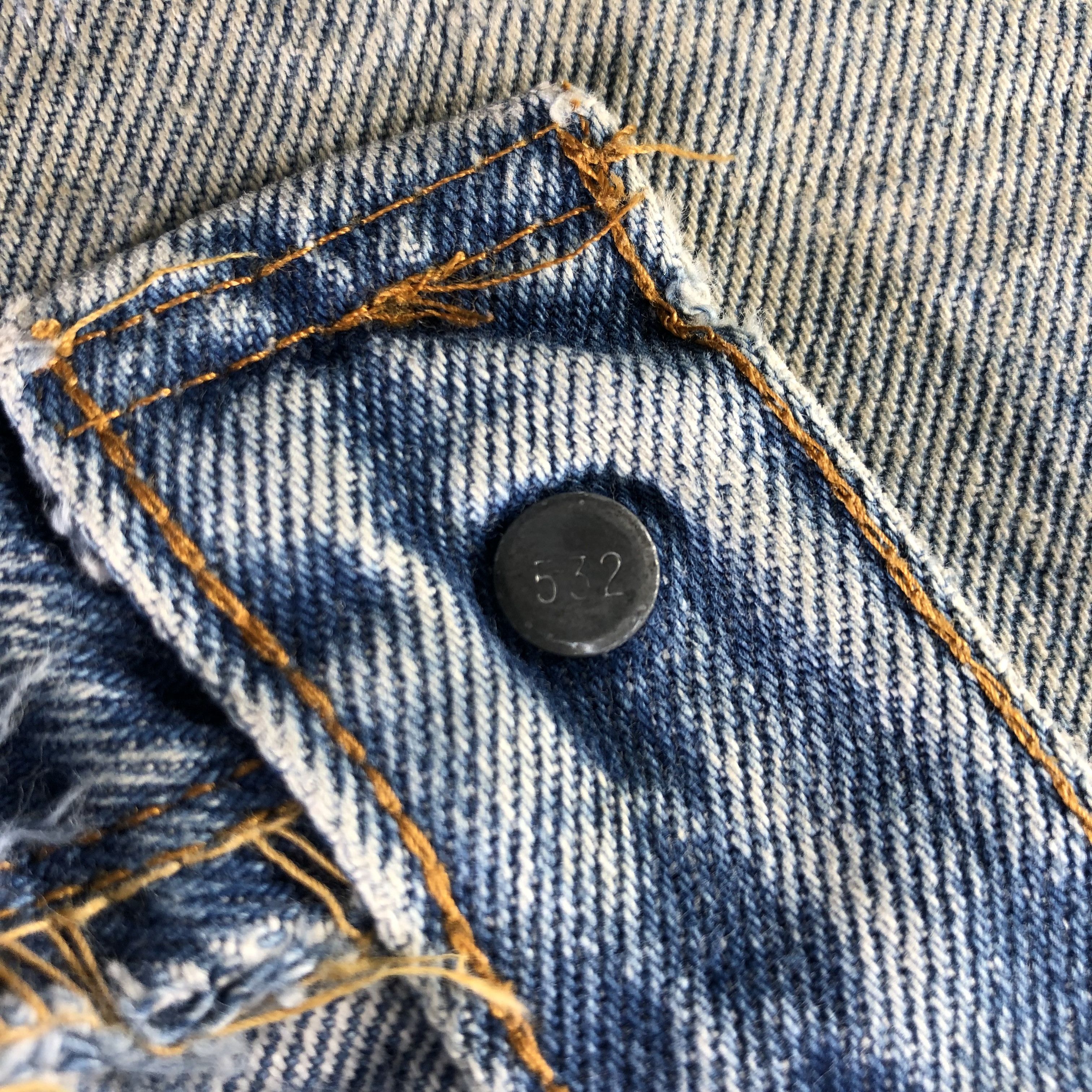 Levi's 90s Vintage Light Wash Levis 501 Jeans-J3905 Size US 32 / EU 48 - 8 Thumbnail