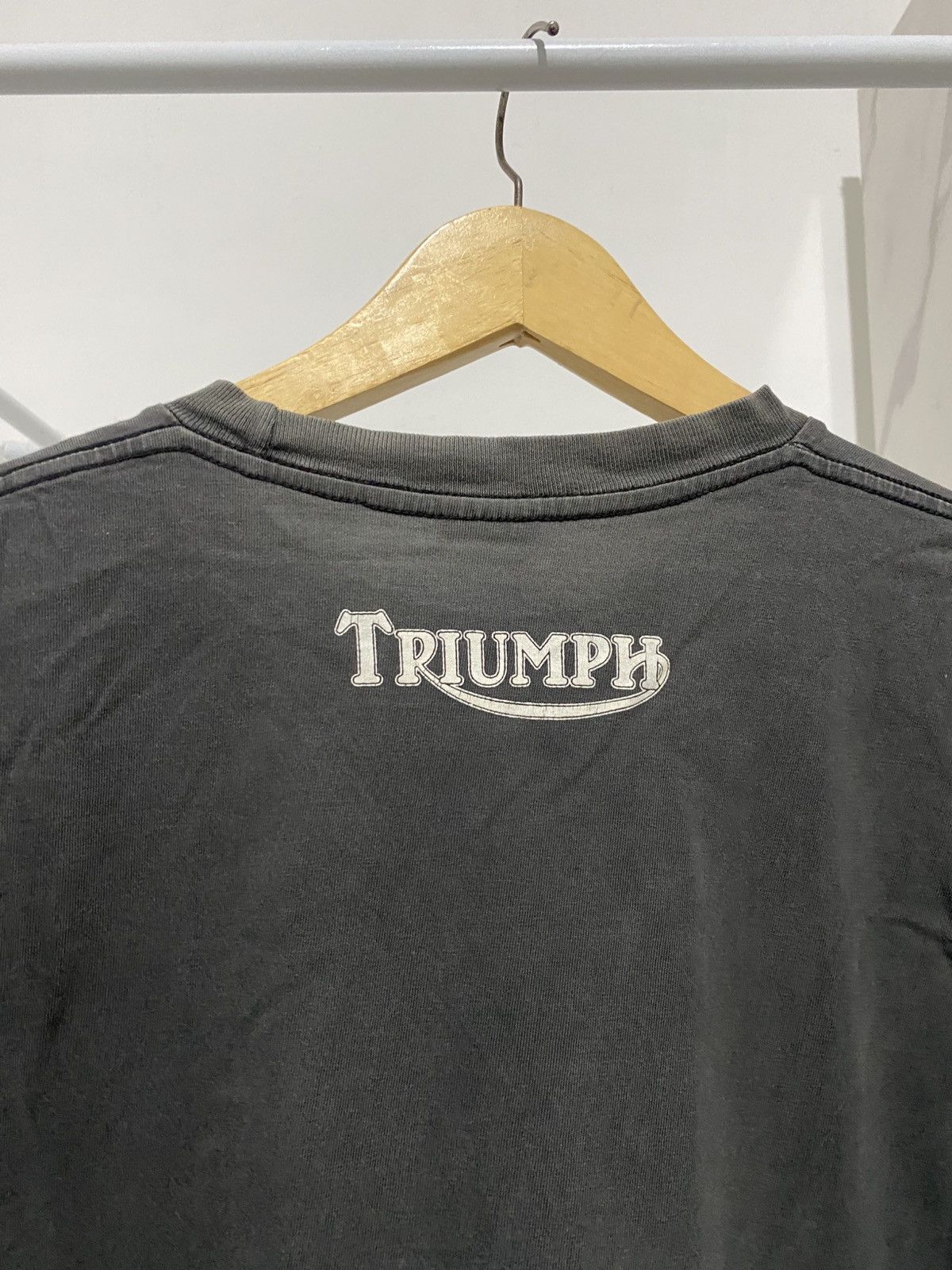 Vintage Vintage Triumph Motorcycle Tshirt Size US XL / EU 56 / 4 - 4 Thumbnail