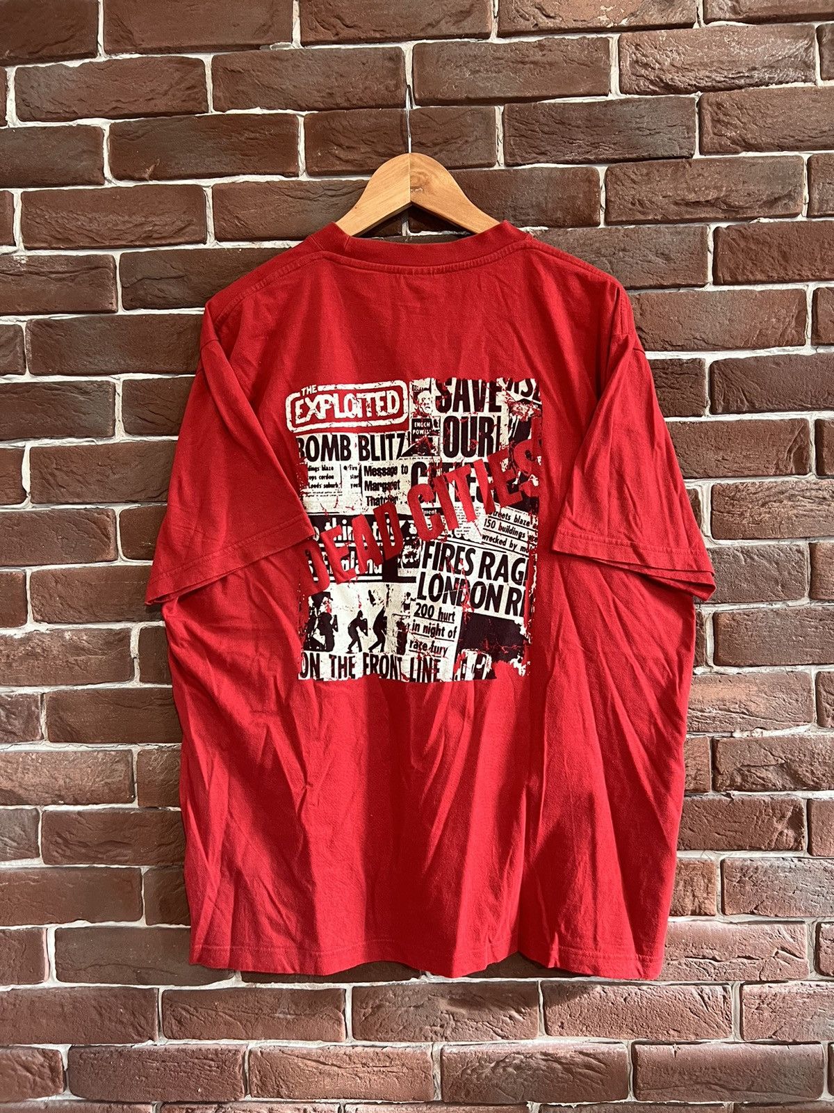 Band Tees Rare Vintage 90s The Exploited Punks Not Dead Punk Band Tee Size US XL / EU 56 / 4 - 2 Thumbnail