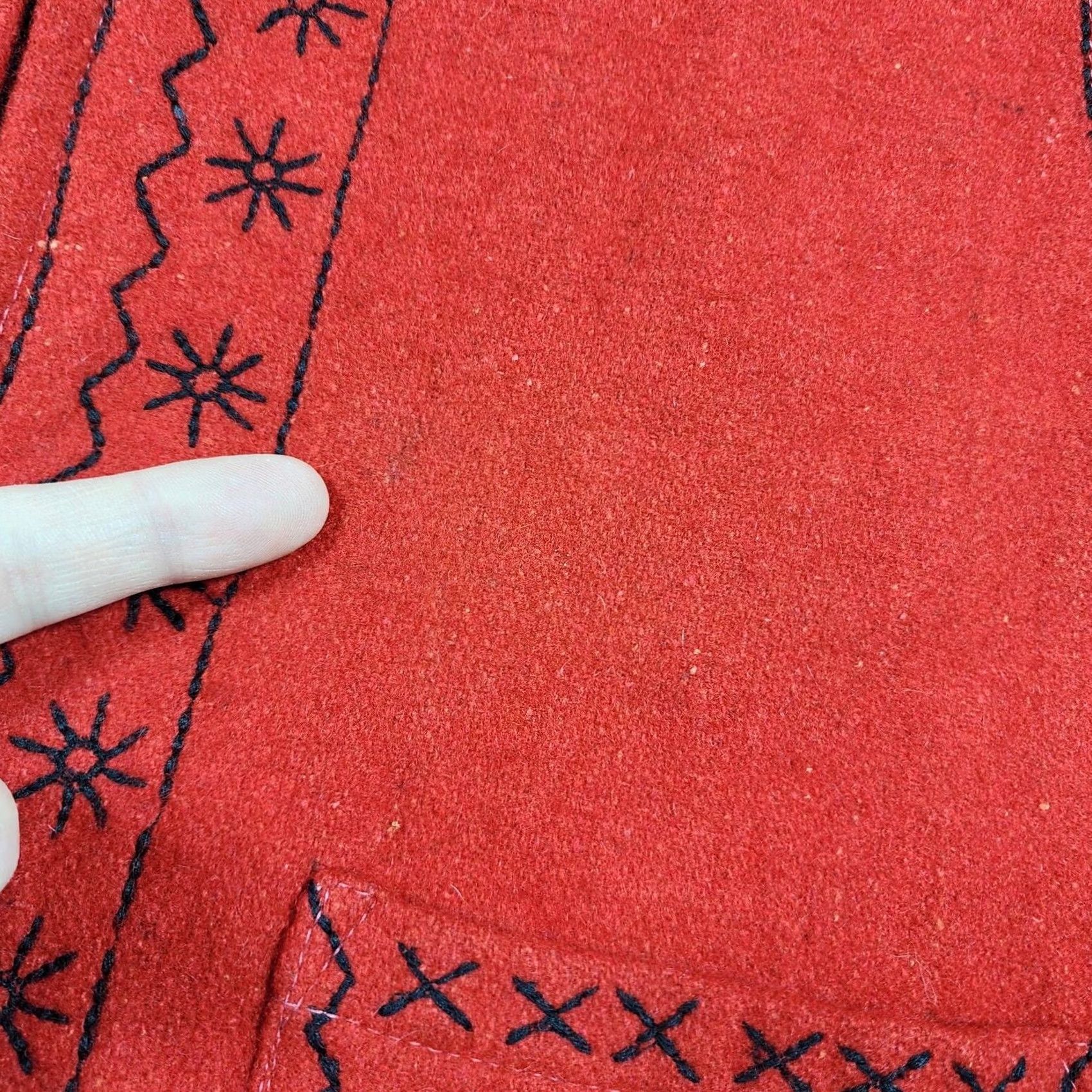 Vintage VINTAGE Chrysantheme Womens Vest Large Red Wool Blend Full Zip Embroidered Size L / US 10 / IT 46 - 7 Thumbnail