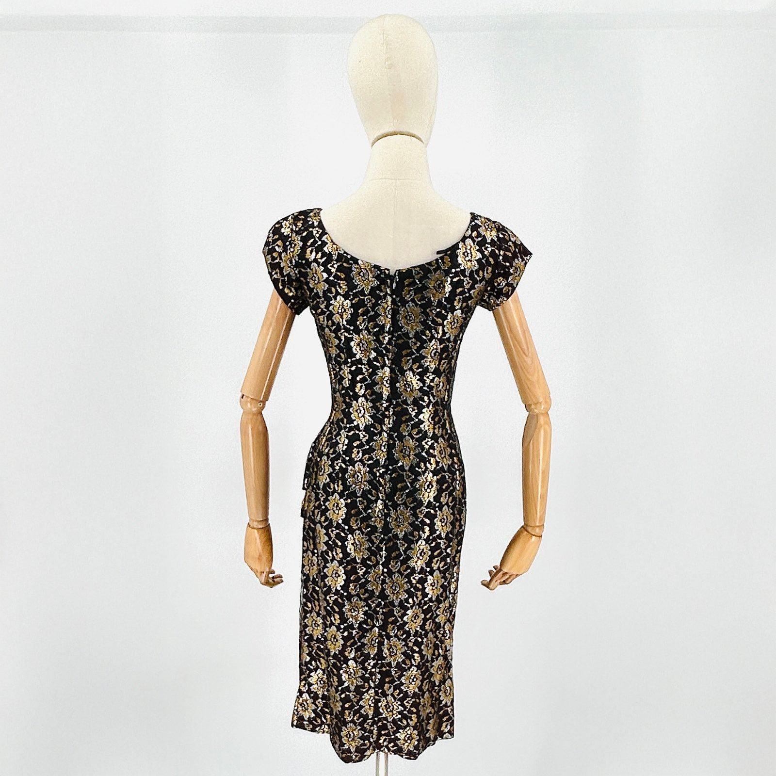 Vintage 50s/60s Black Gold Metallic Floral Lace Cocktail Dress Size XS / US 0-2 / IT 36-38 - 6 Thumbnail