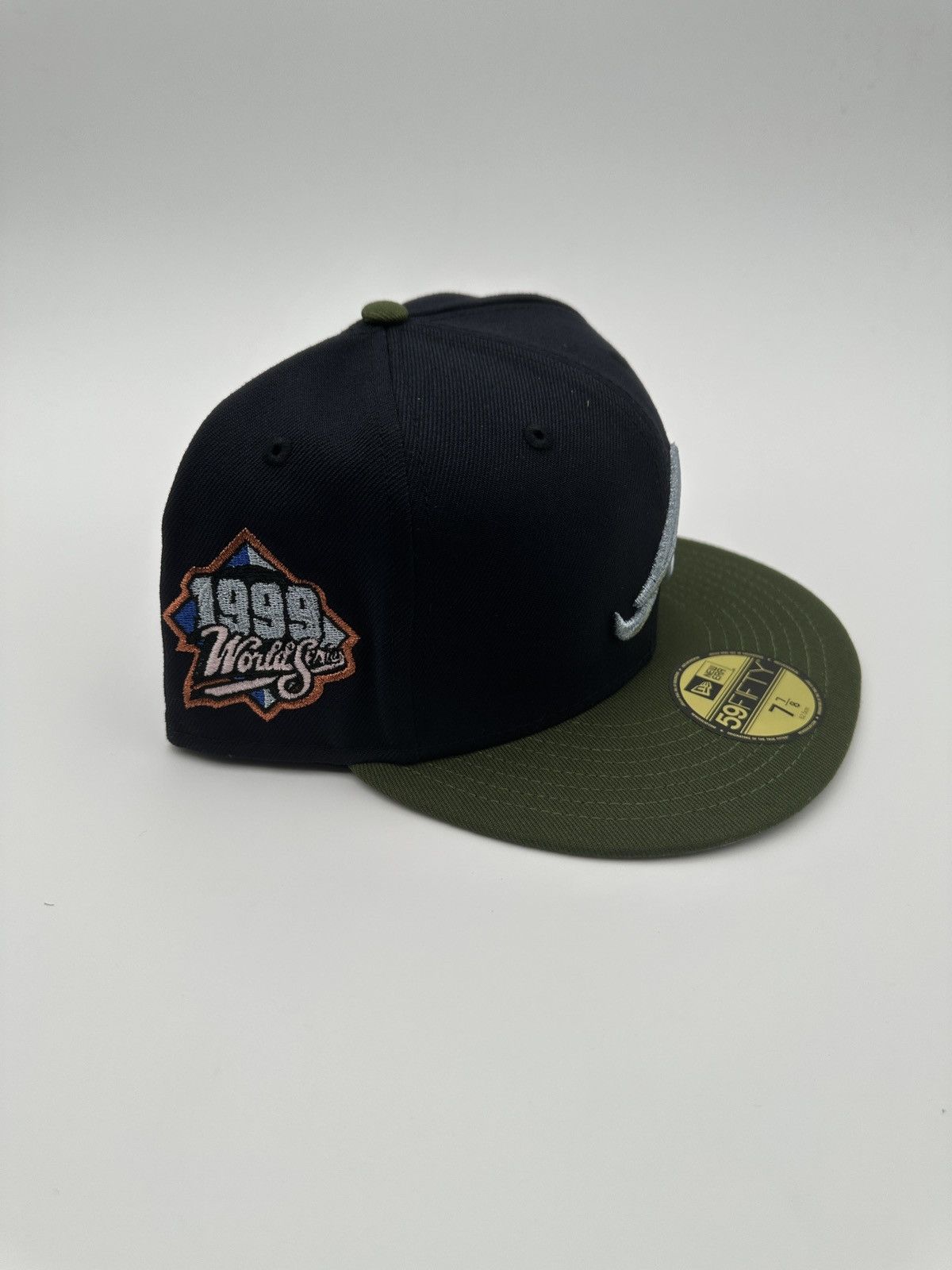 New Era Atlanta Braves Fitted 1999 World Series Patch Size ONE SIZE - 2 Thumbnail