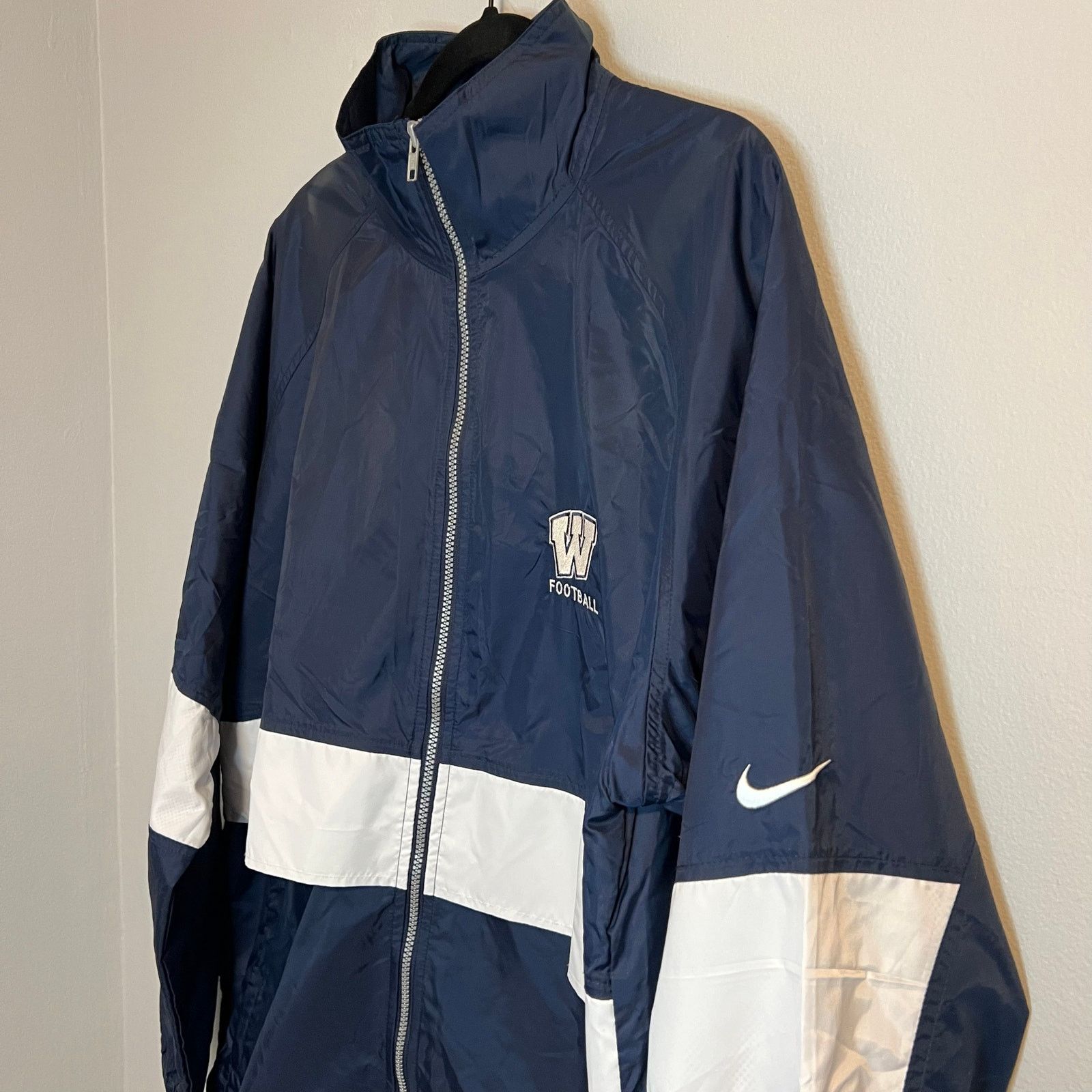Nike Vintage W Football Nike Team Windbreaker NCAA Mens Size L Size US L / EU 52-54 / 3 - 10 Thumbnail