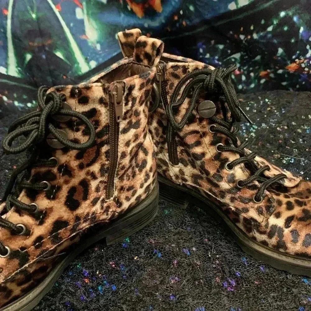 Designer Stylish Leopard Print Ankle Boots - Size 6M Size US 6 / IT 36 - 2 Thumbnail