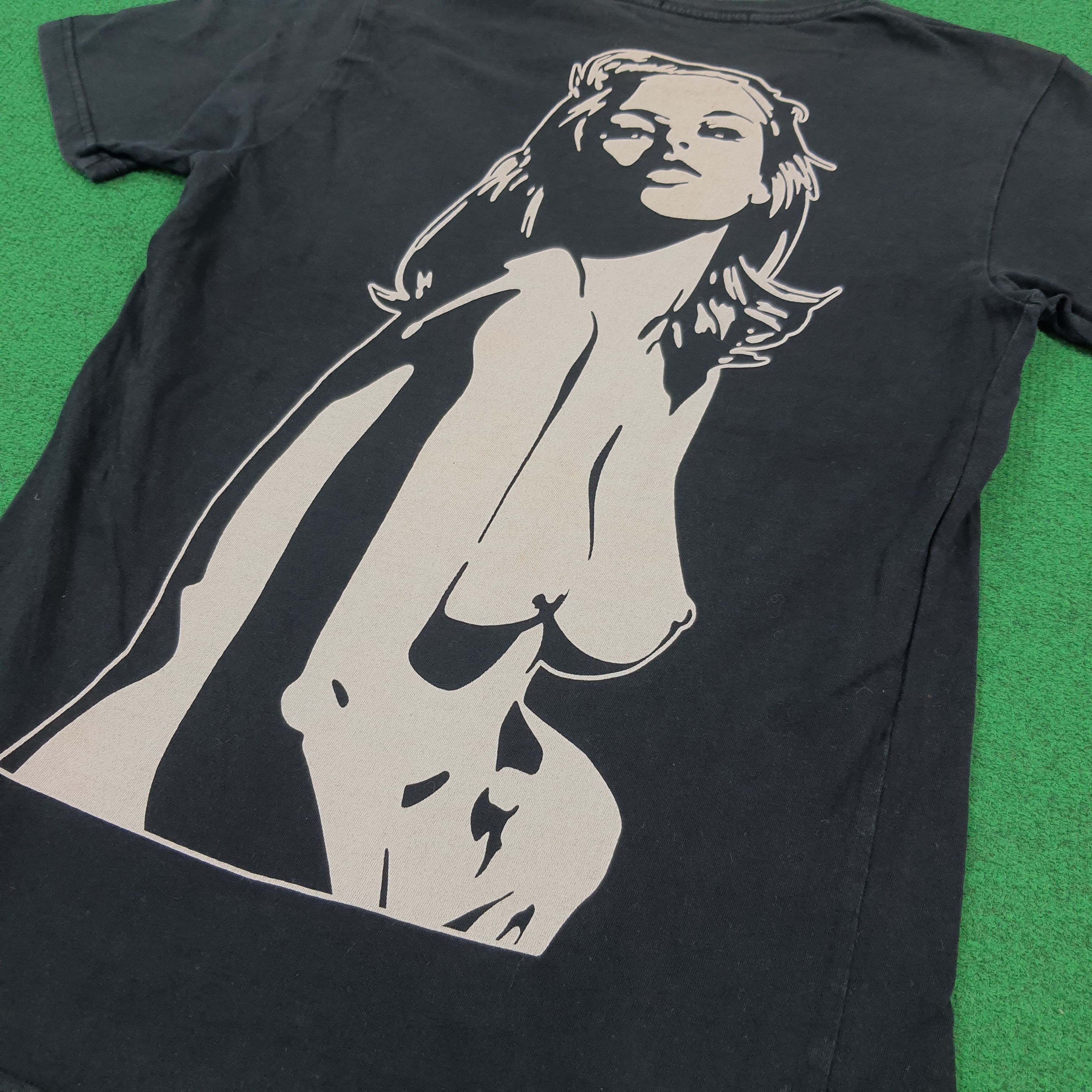 Hysteric Glamour Vintage Hysteric Glamour Japan Naked Graphic Tee C301N30 Size US XS / EU 42 / 0 - 2 Thumbnail