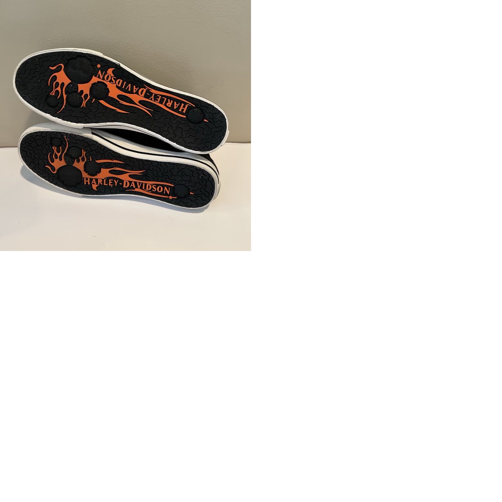Harley Davidson Harley-Davidson Women’s High Top Shoes Black Sz 10 Canvas Rose & Dagger Print Sneakers Sneakers Mens Womens Boys Girls Size L / US 10 / IT 46 - 9 Thumbnail