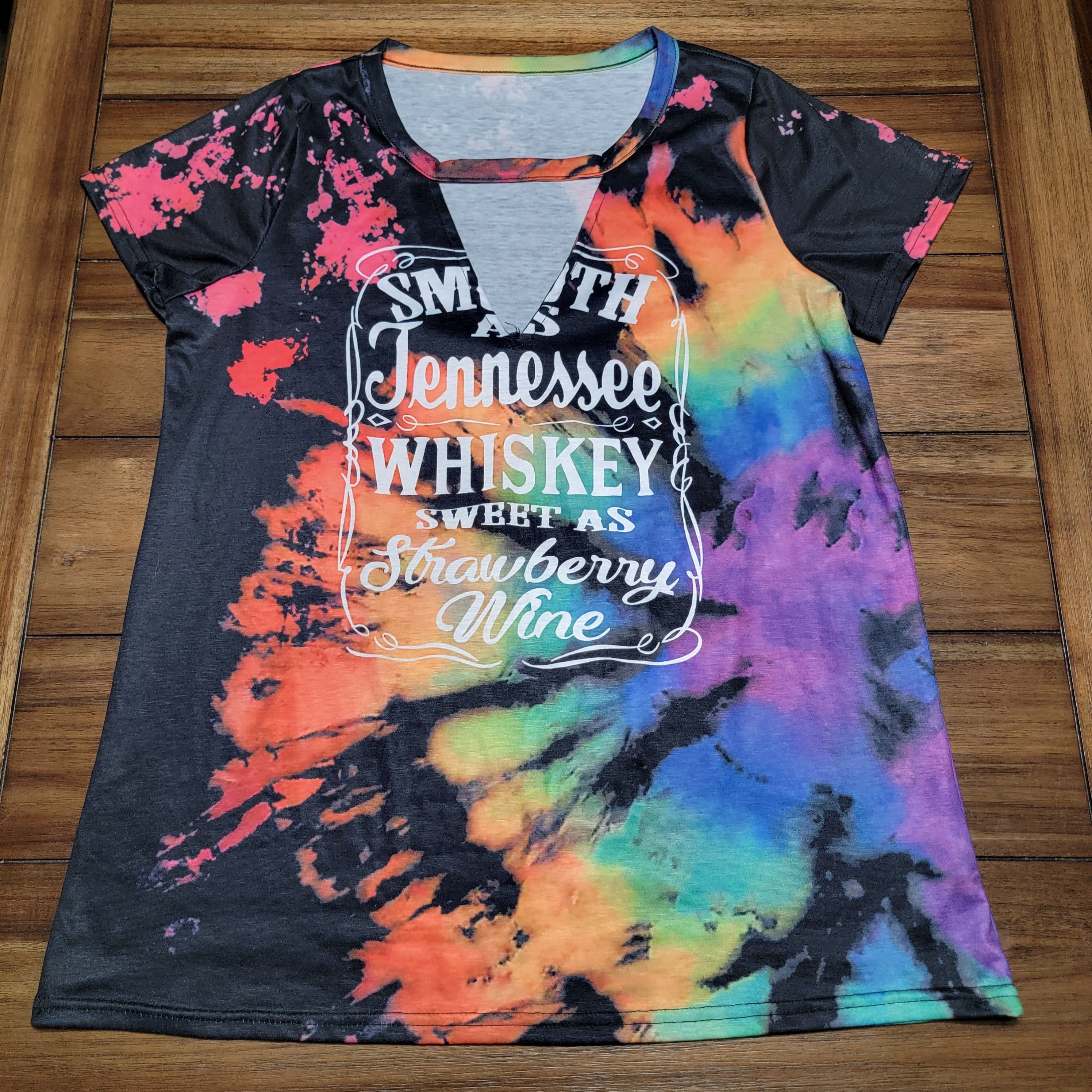 Other SS V-Neck Tee "Smooth As Tennessee Whiskey.." - Junior XL Size XL / US 12-14 / IT 48-50 - 1 Thumbnail