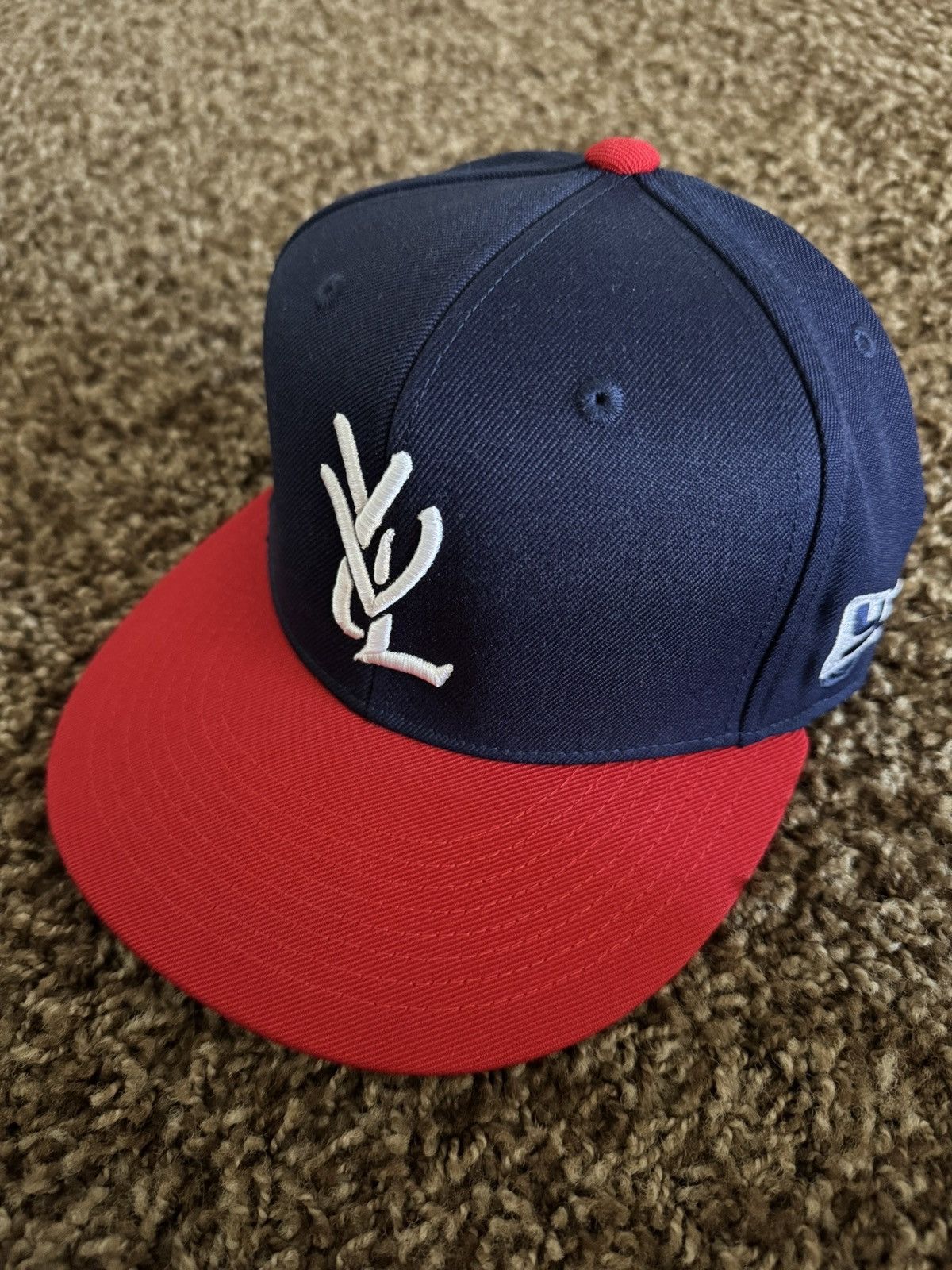 Playboi Carti YVL キャップ Hat Blue on Red Playboi Carti YVL Cap Blue/Red Men's - SS25 - US