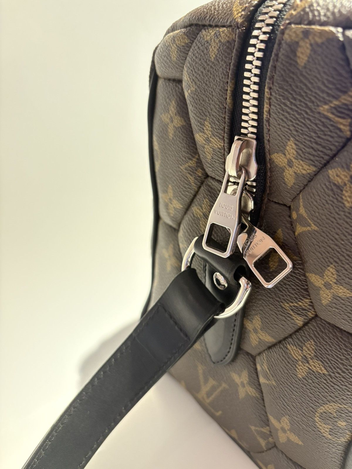 Louis Vuitton Louis Vuitton Hexagon Monogram Macassar Brown Quilted Bag Size ONE SIZE - 3 Thumbnail