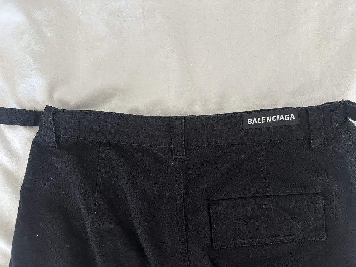 Balenciaga Balenciaga Cotton Ripstop Convertible Cargo Pants in Black Size US 26 / EU 42 - 7 Thumbnail