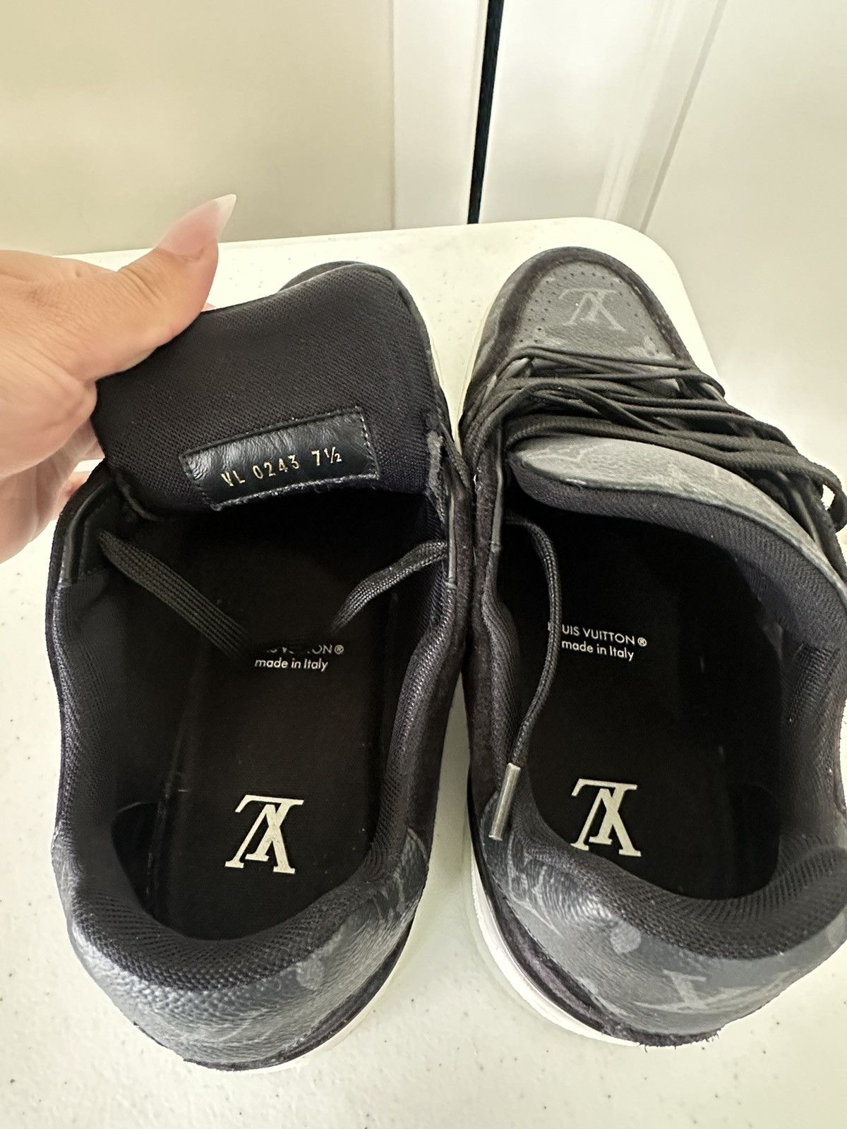 Louis Vuitton Louis Vuitton Sneakers Size US 9.5 / EU 42-43 - 2 Thumbnail