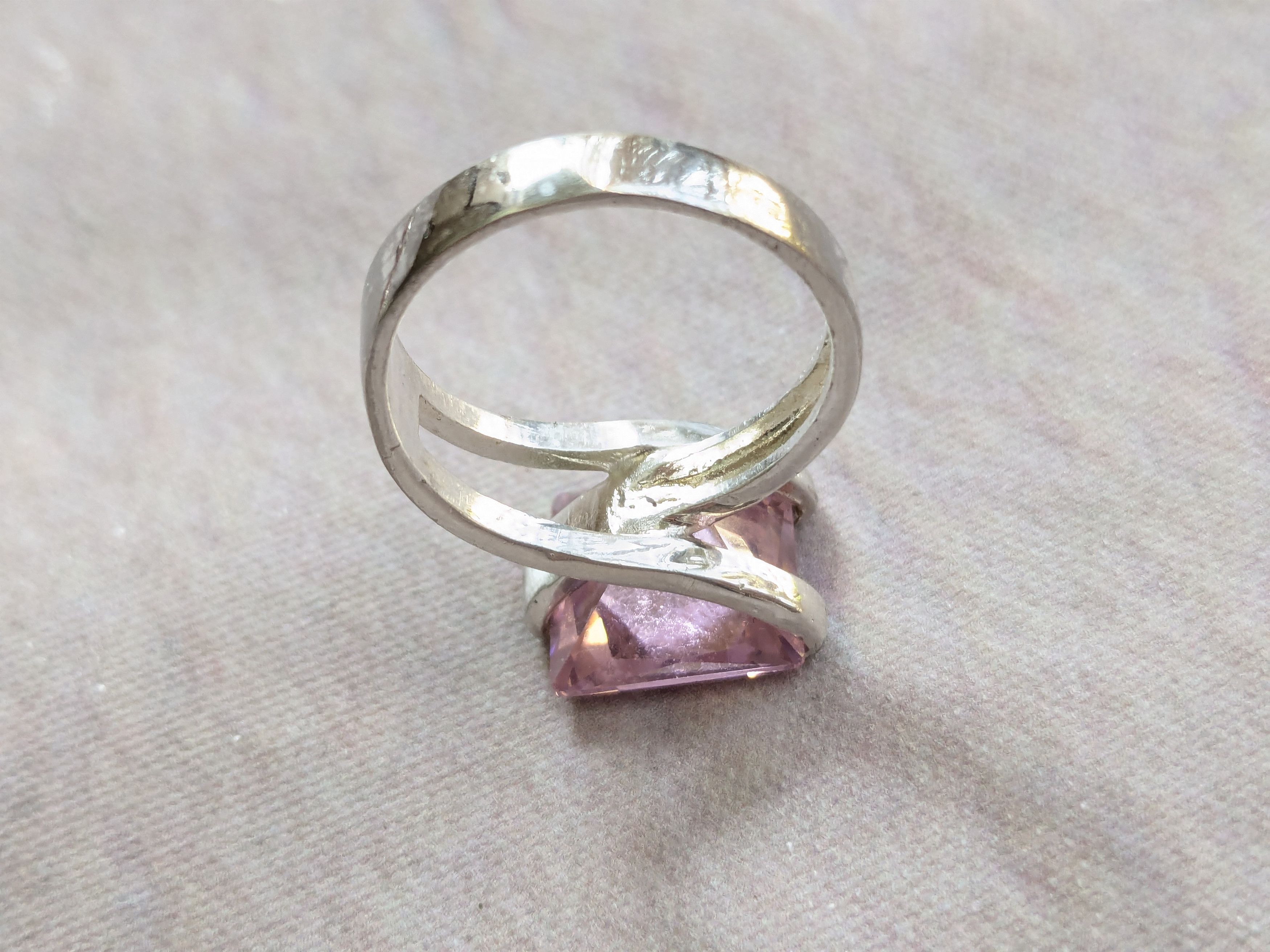 Jewelry × Vintage Vintage Sterling Silver Ring Pink CZ 8.5 Modern Square Size ONE SIZE - 9 Thumbnail