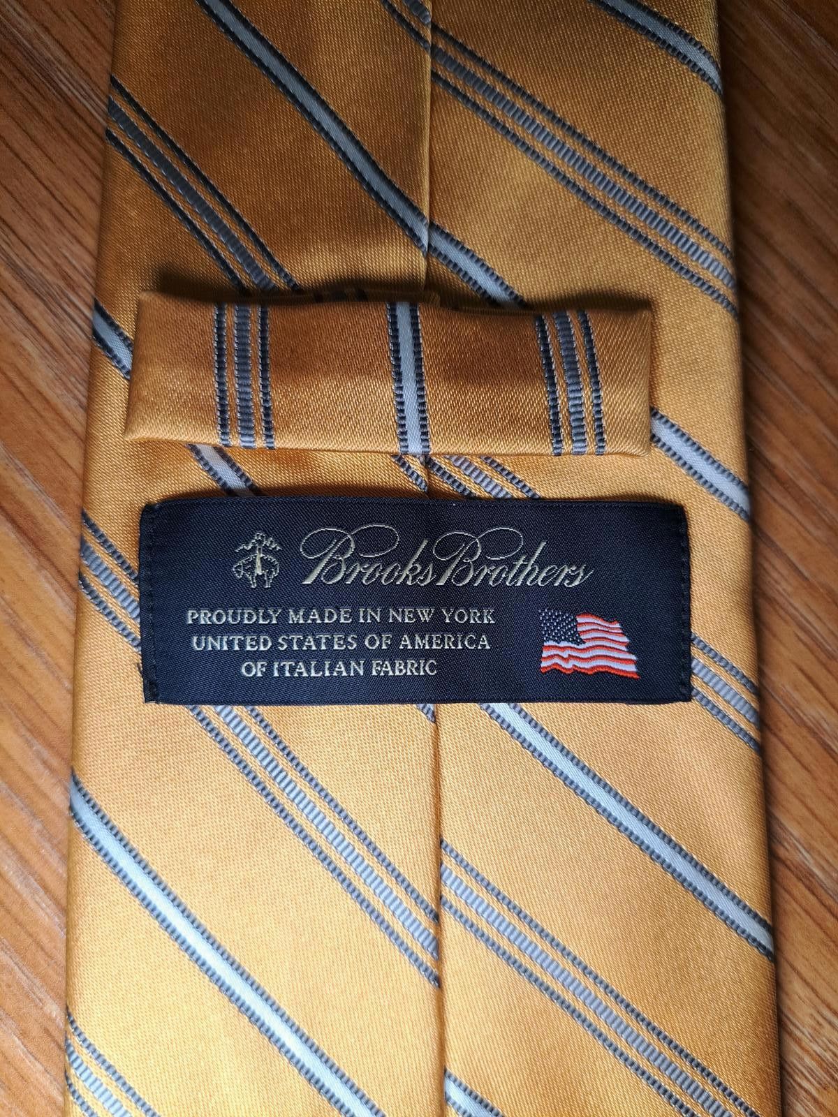 Brooks Brothers Brooks Brothers Silk Tie Yellow Blue Striped Woven in Italy Size ONE SIZE - 2 Thumbnail