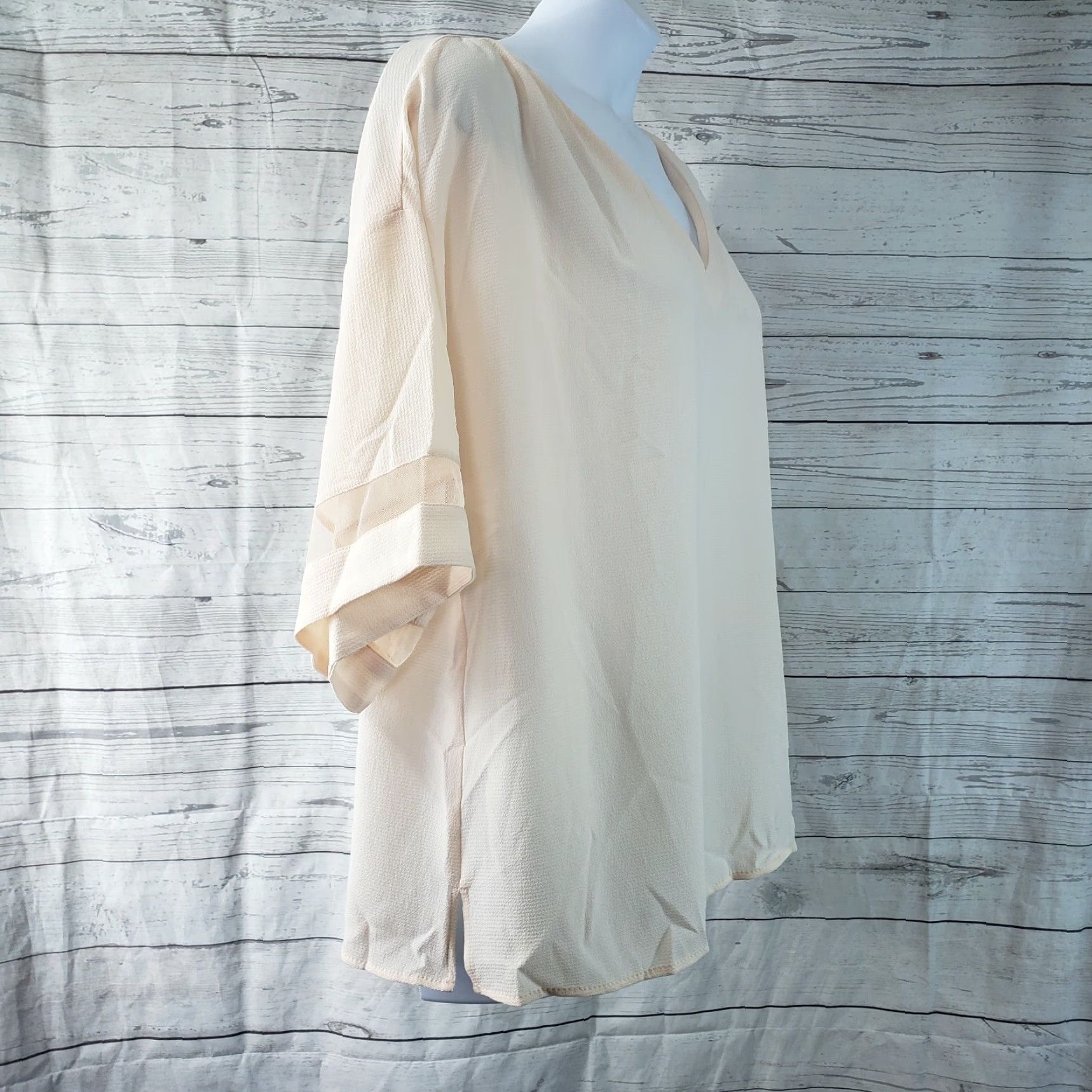 Vintage Maurices Womens Blouse Sz 3 Cream Short Sleeve V-Neck Size XS / US 0-2 / IT 36-38 - 2 Thumbnail