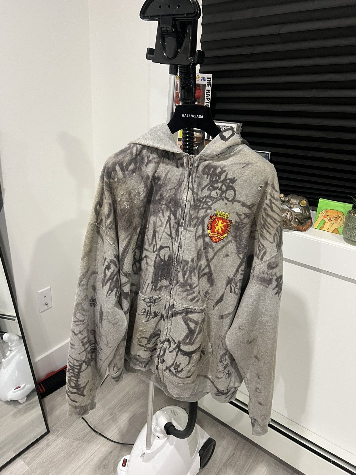 【BALENCIAGA】Skater Hoodie オーバーサイズ カーリーフリース BALENCIAGA】Skater Hoodie オーバーサイズ カーリーフリース