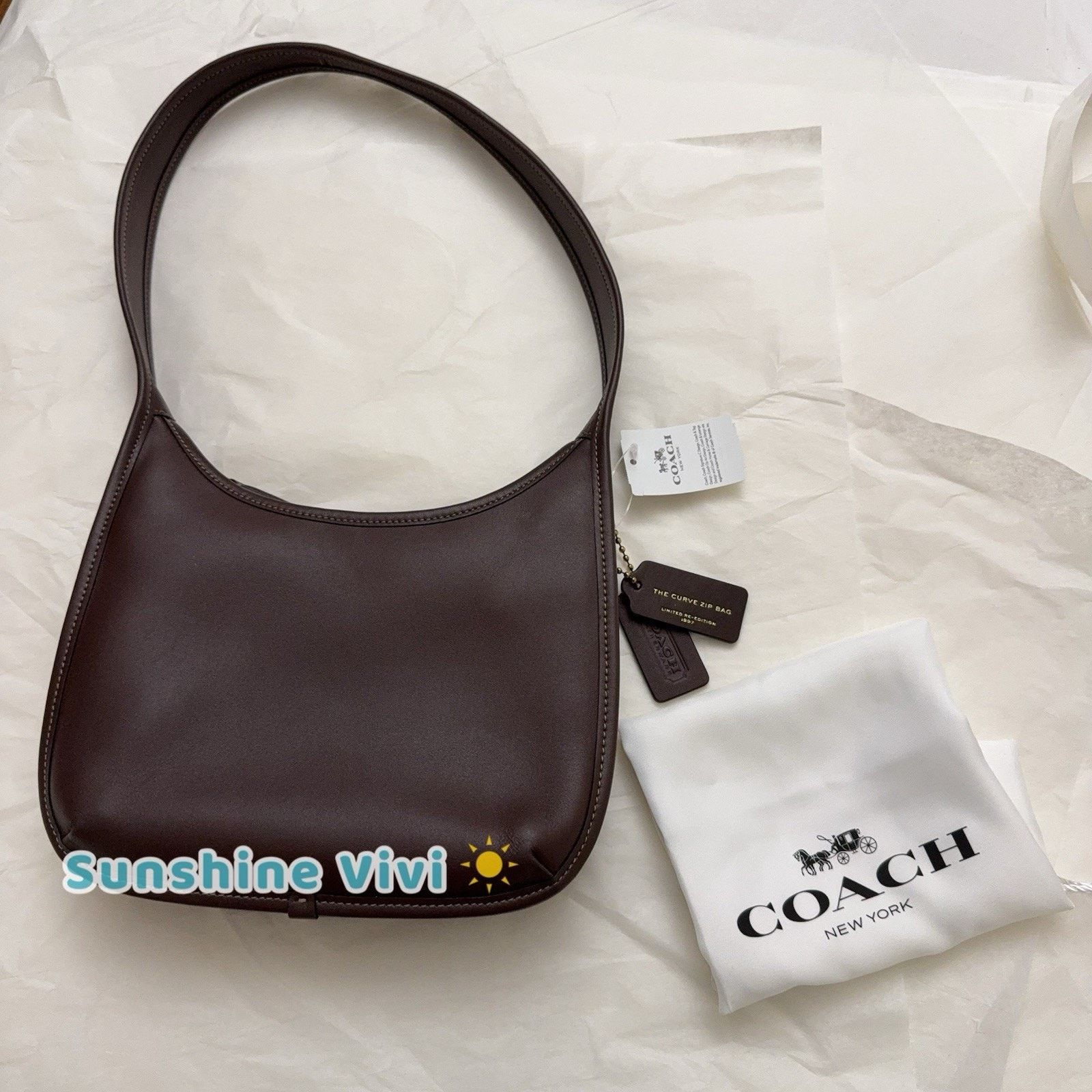 Coach NWT Coach Curve Zip Bag BRASS/Maple Leather CAF11 Size ONE SIZE - 1 Thumbnail
