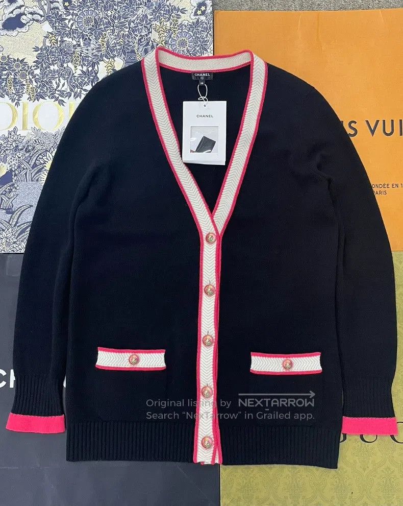 Chanel Chanel Black and white cashmere knitted cardigan coat Size XS / US 0-2 / IT 36-38 - 1 Thumbnail