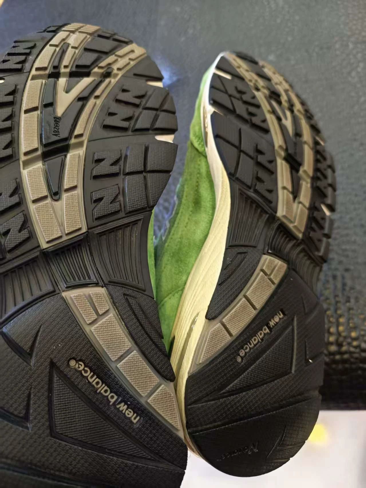 New Balance New Balance 991 Men's Green UK-Made Low-Top Running Shoes Size US 10 / EU 43 - 4 Thumbnail
